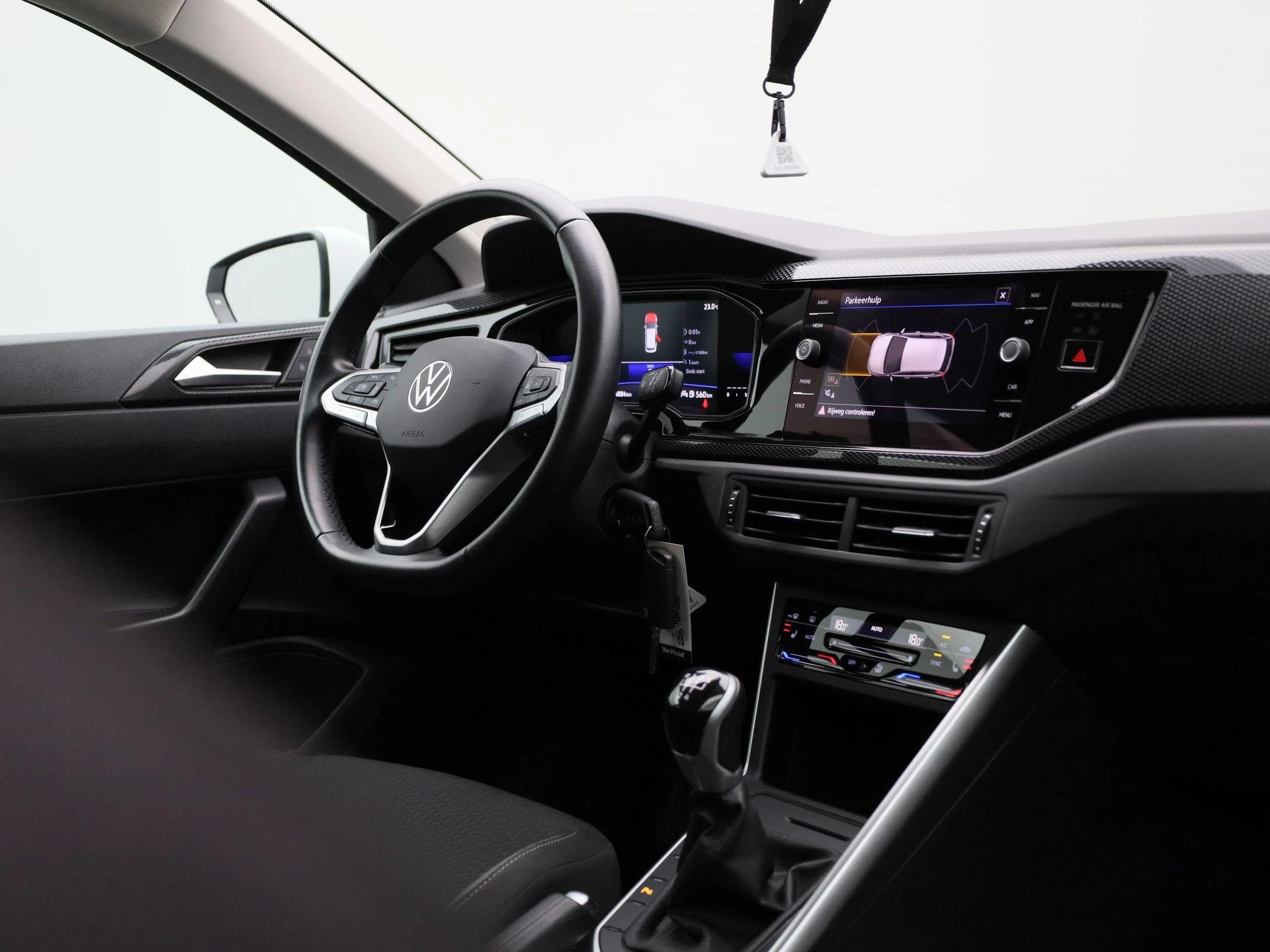 Volkswagen-Polo-image-34