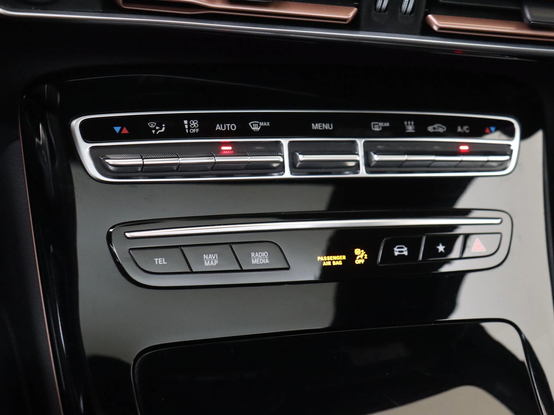 Mercedes-Benz-EQC-image-22