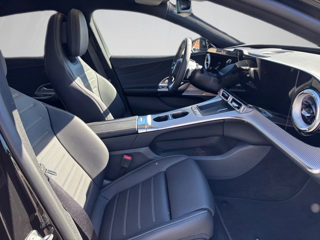 Mercedes-Benz-C-Klasse 400-image-14