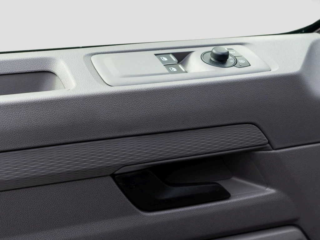 Volkswagen-Transporter-image-16