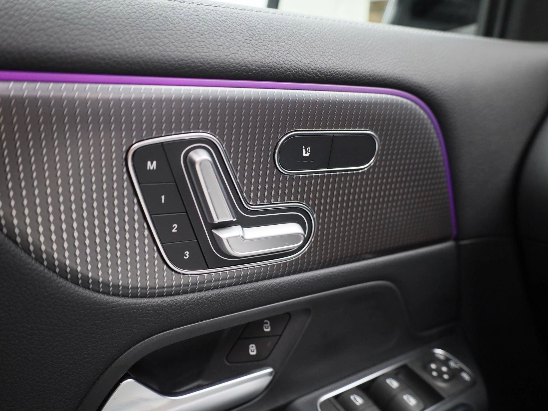 Mercedes-Benz-EQA-image-25