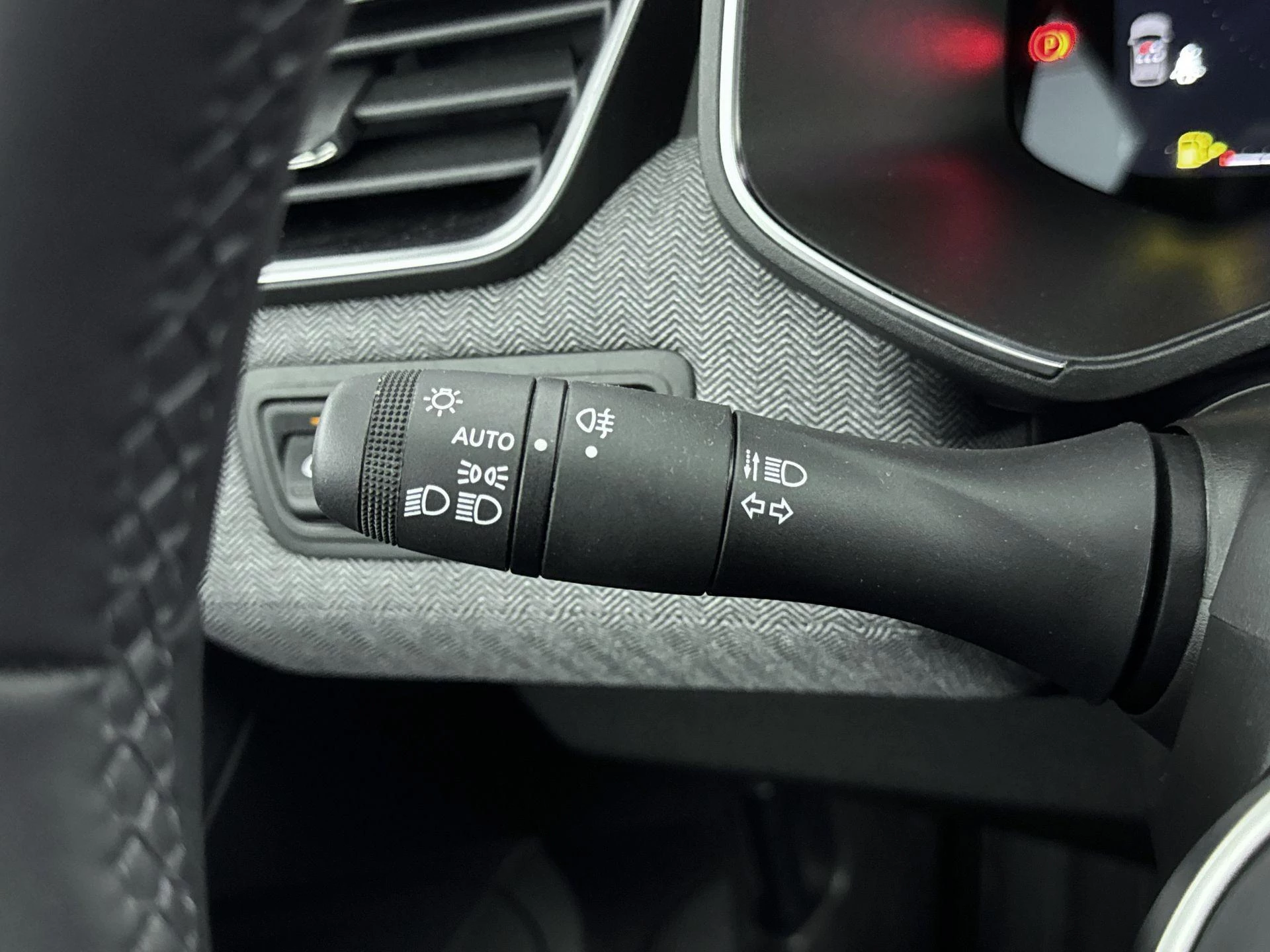 Renault-Clio-image-17