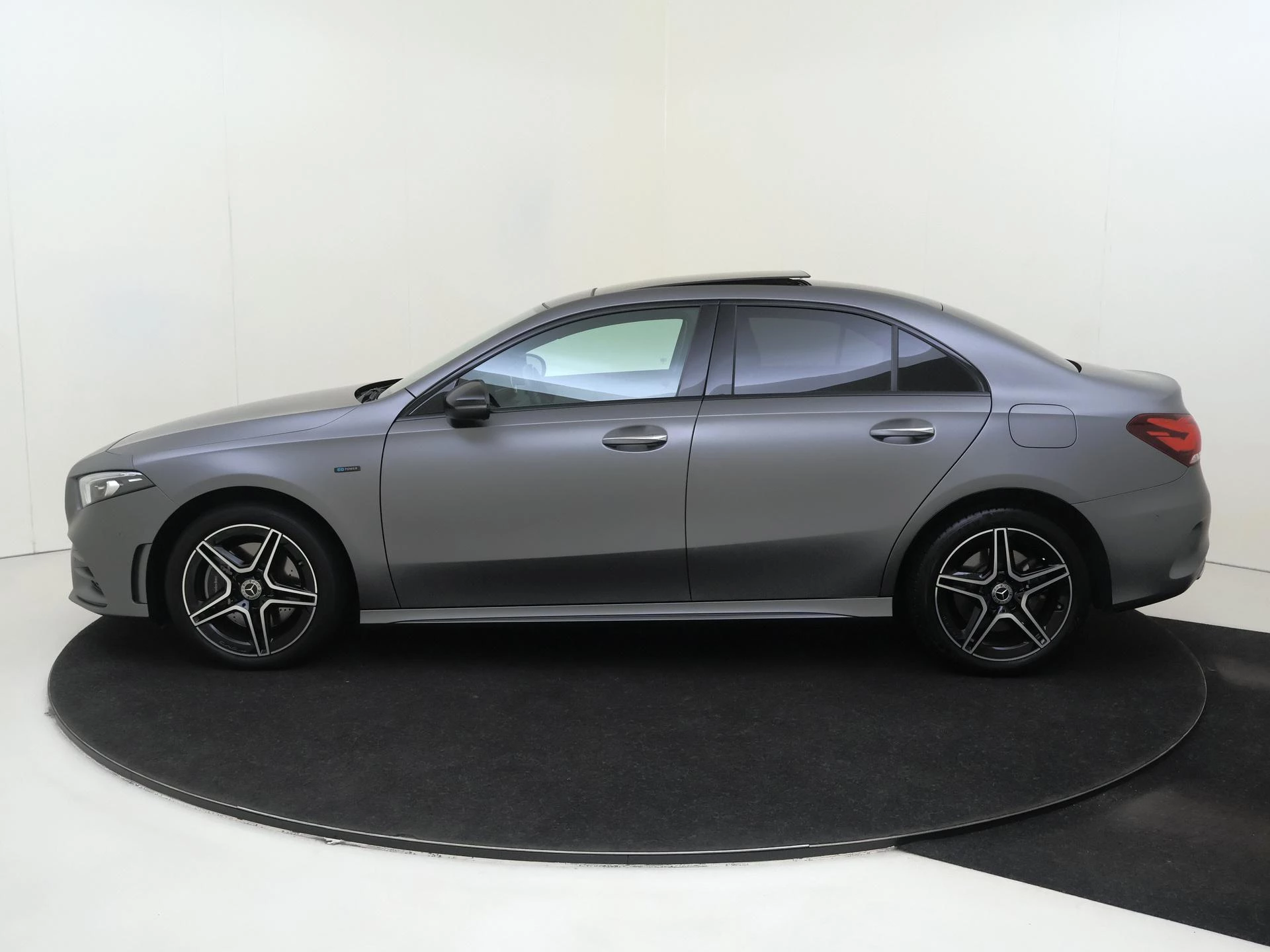 Mercedes-Benz-A-Klasse-image-7