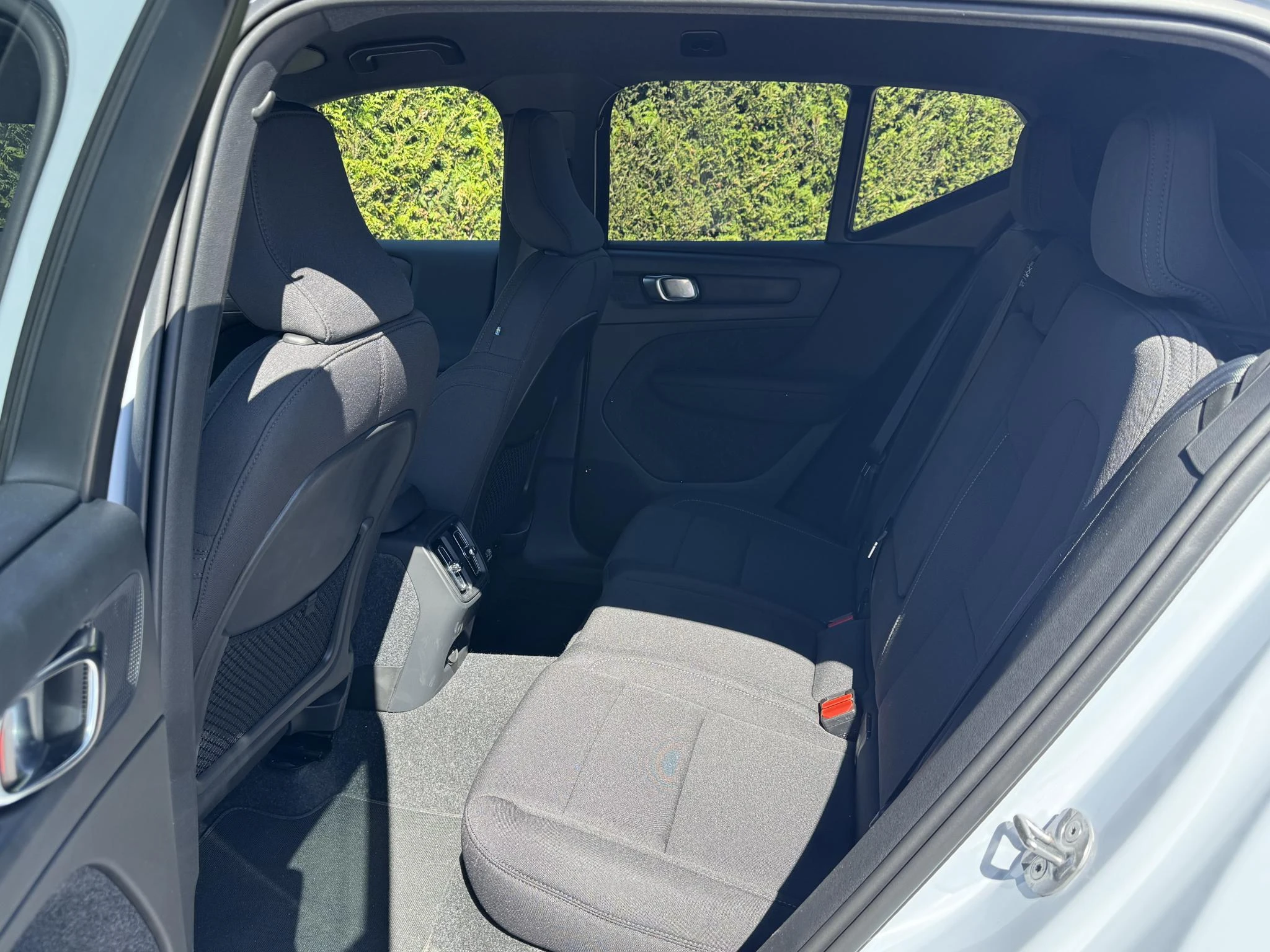 Volvo-EX40-image-4