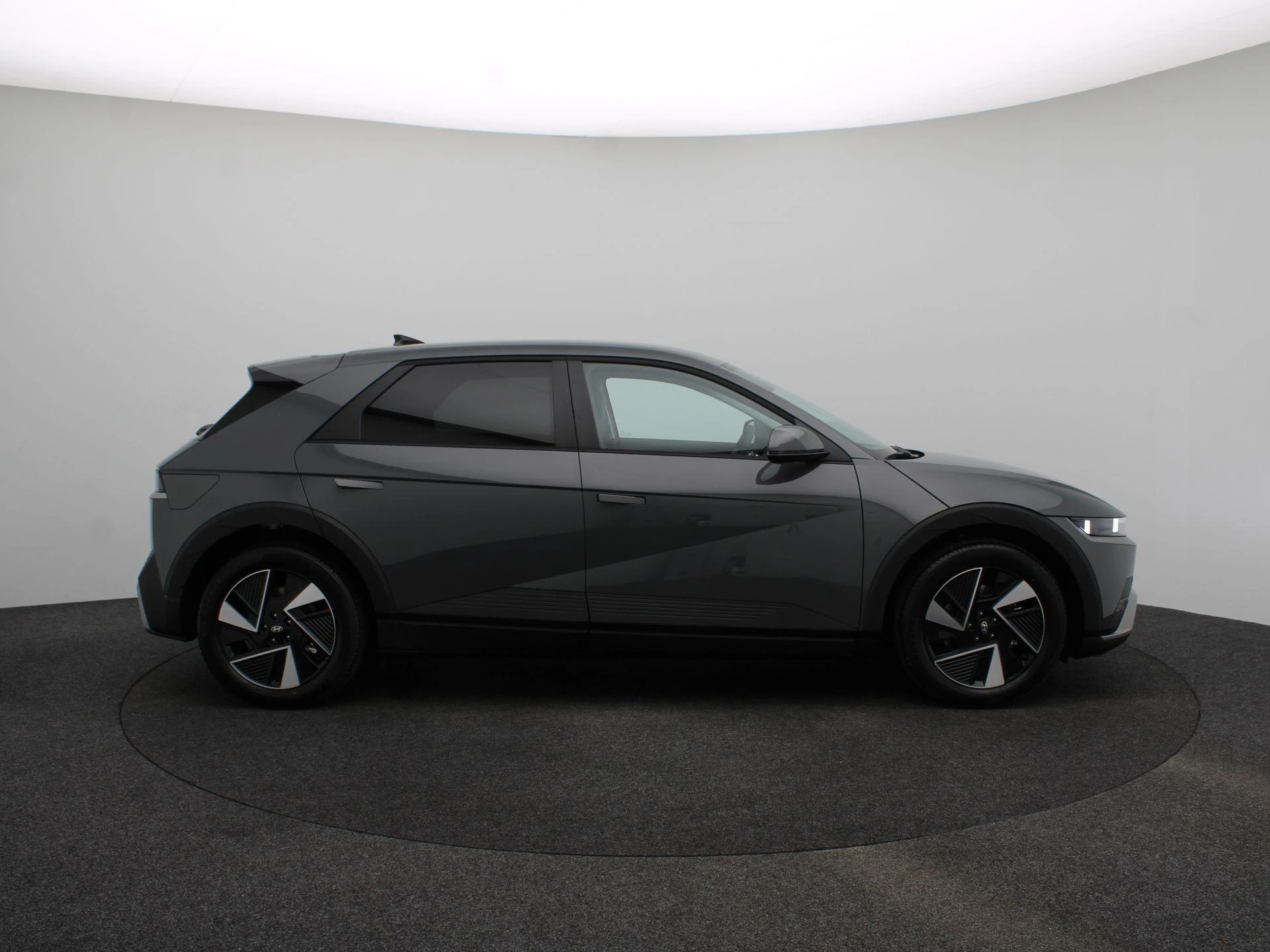 Hyundai-IONIQ 5-image-5