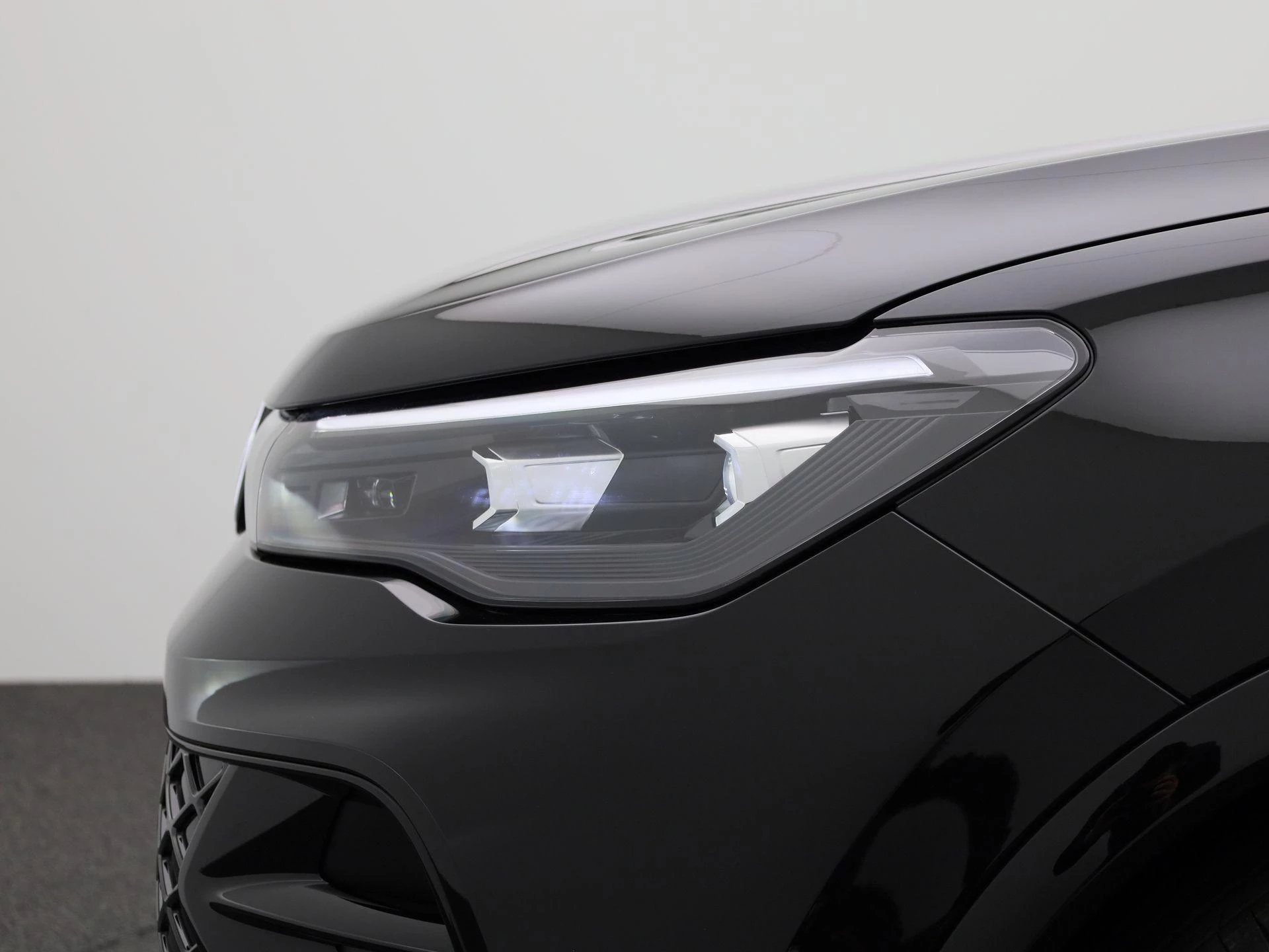 Volkswagen-Tiguan-image-15