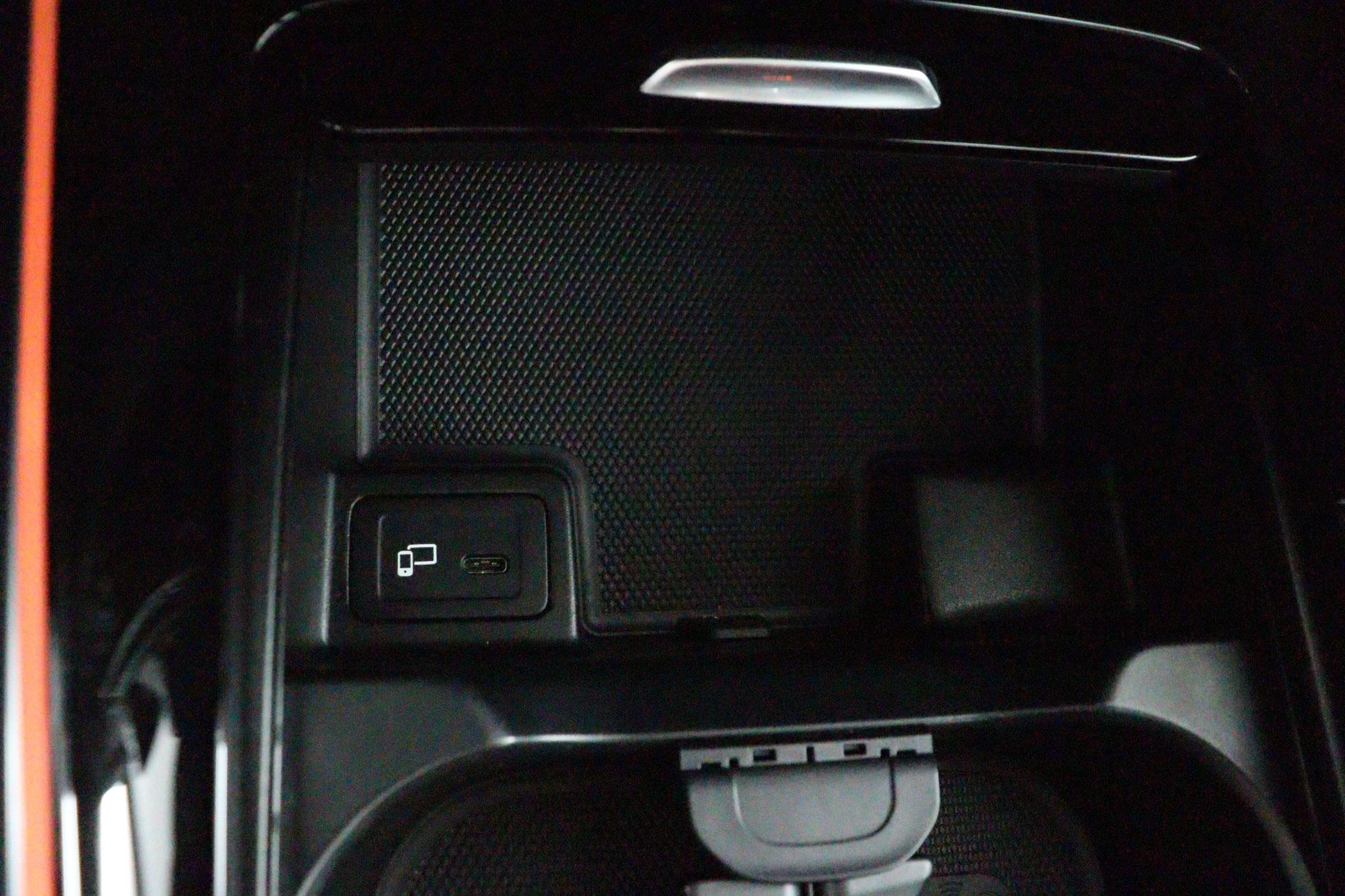 Mercedes-Benz-B-Klasse-image-75