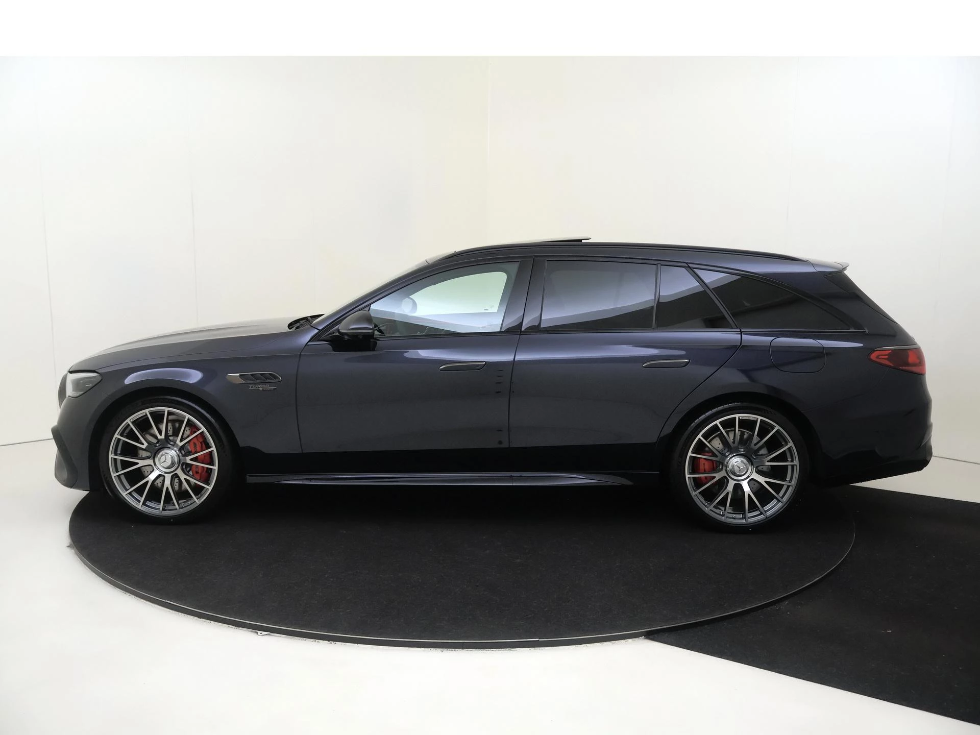 Mercedes-Benz-E-Klasse-image-8