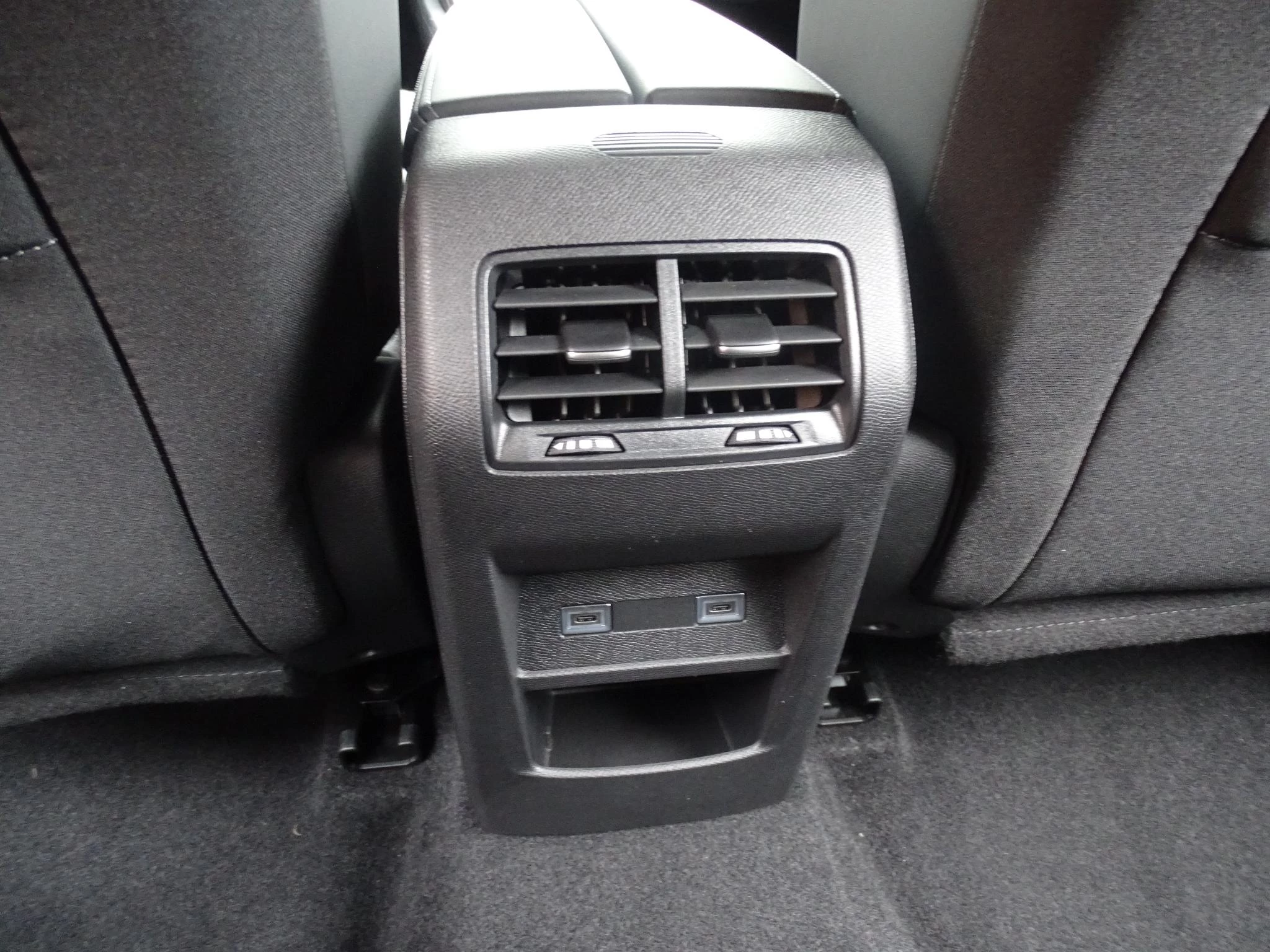 Peugeot-408-image-26