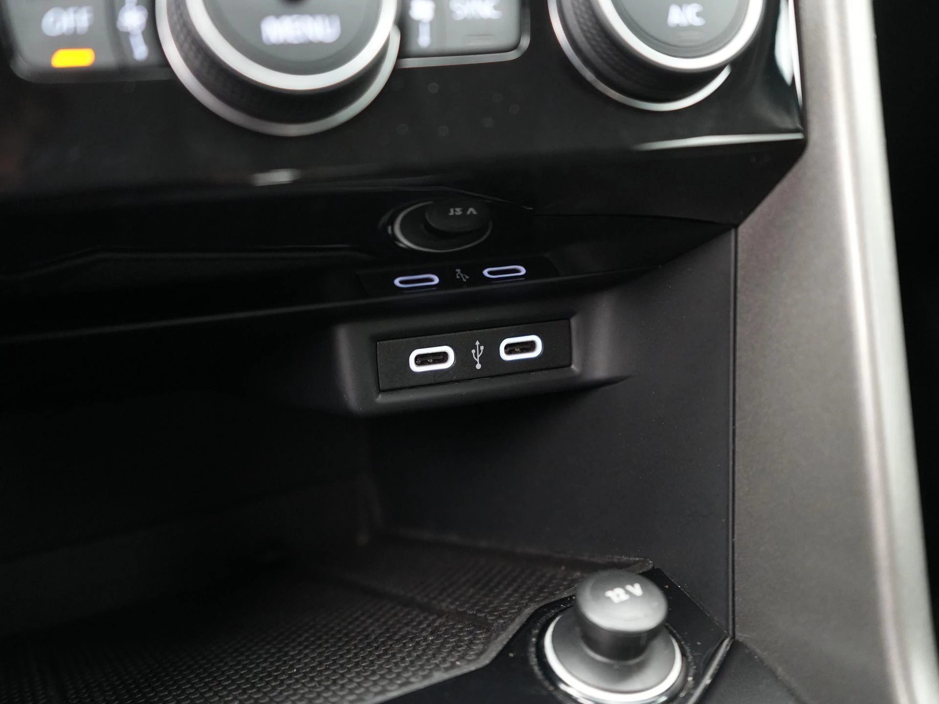 Volkswagen-T-Roc-image-20