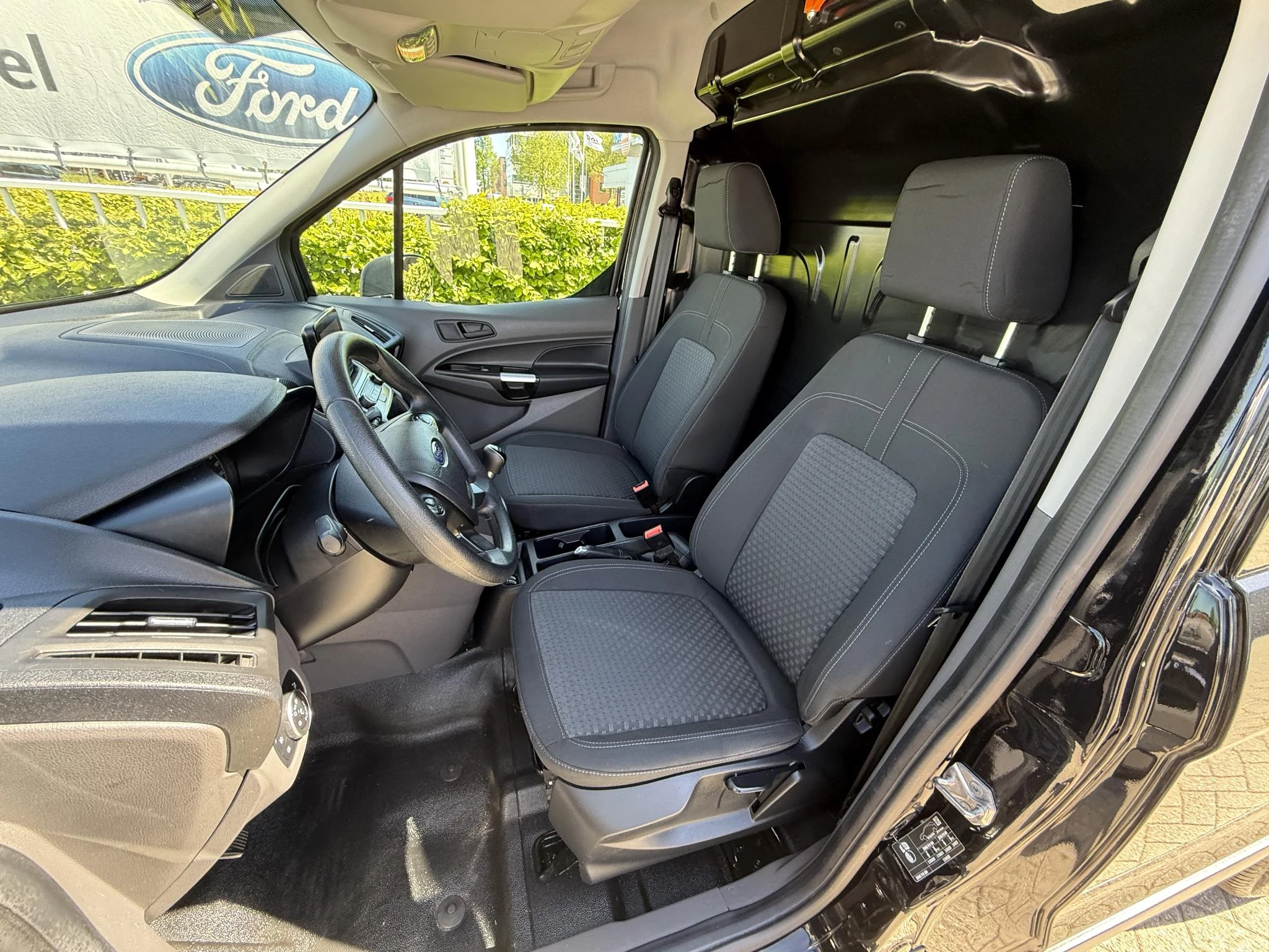 Ford-Transit Connect-image-9