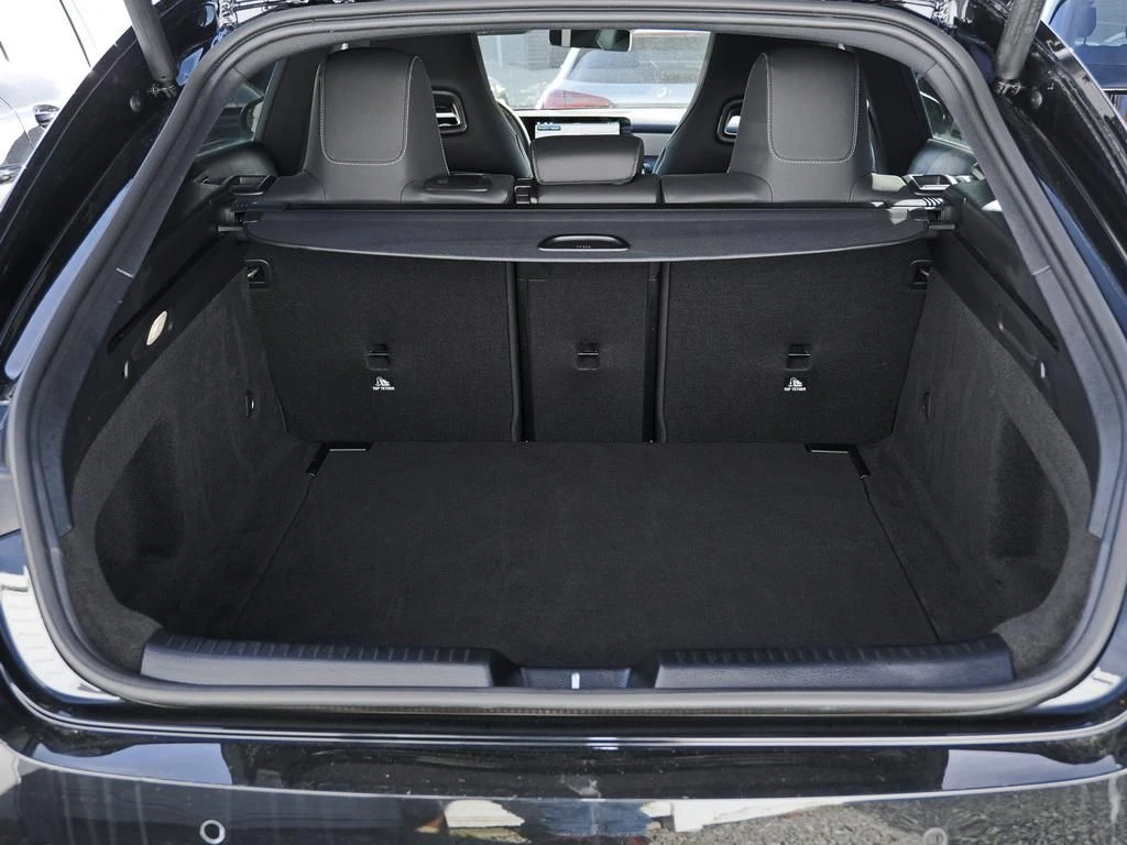 Mercedes-Benz-CLA 200 d-image-13