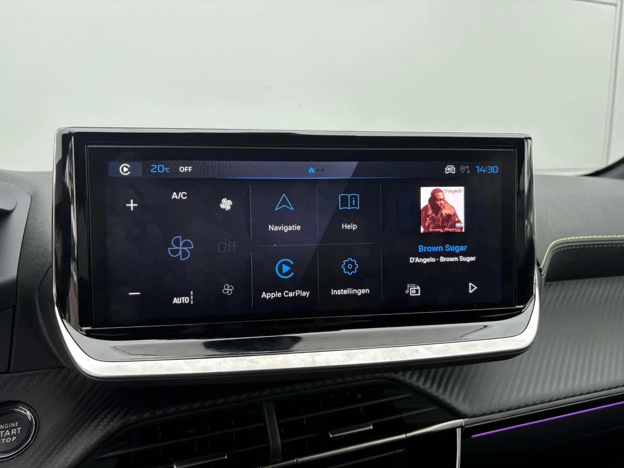 Peugeot-208-image-18