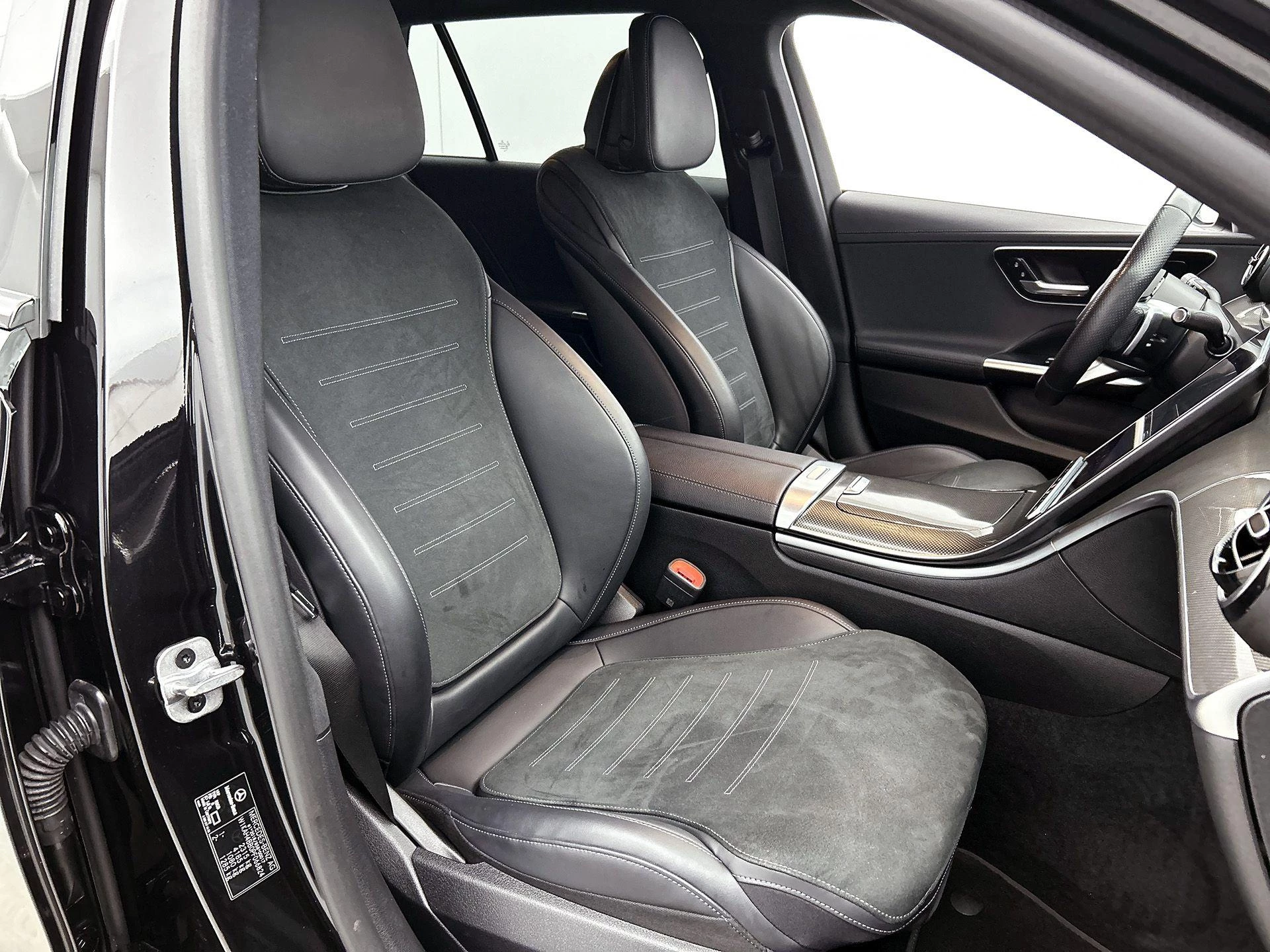 Mercedes-Benz-C-Klasse-image-70