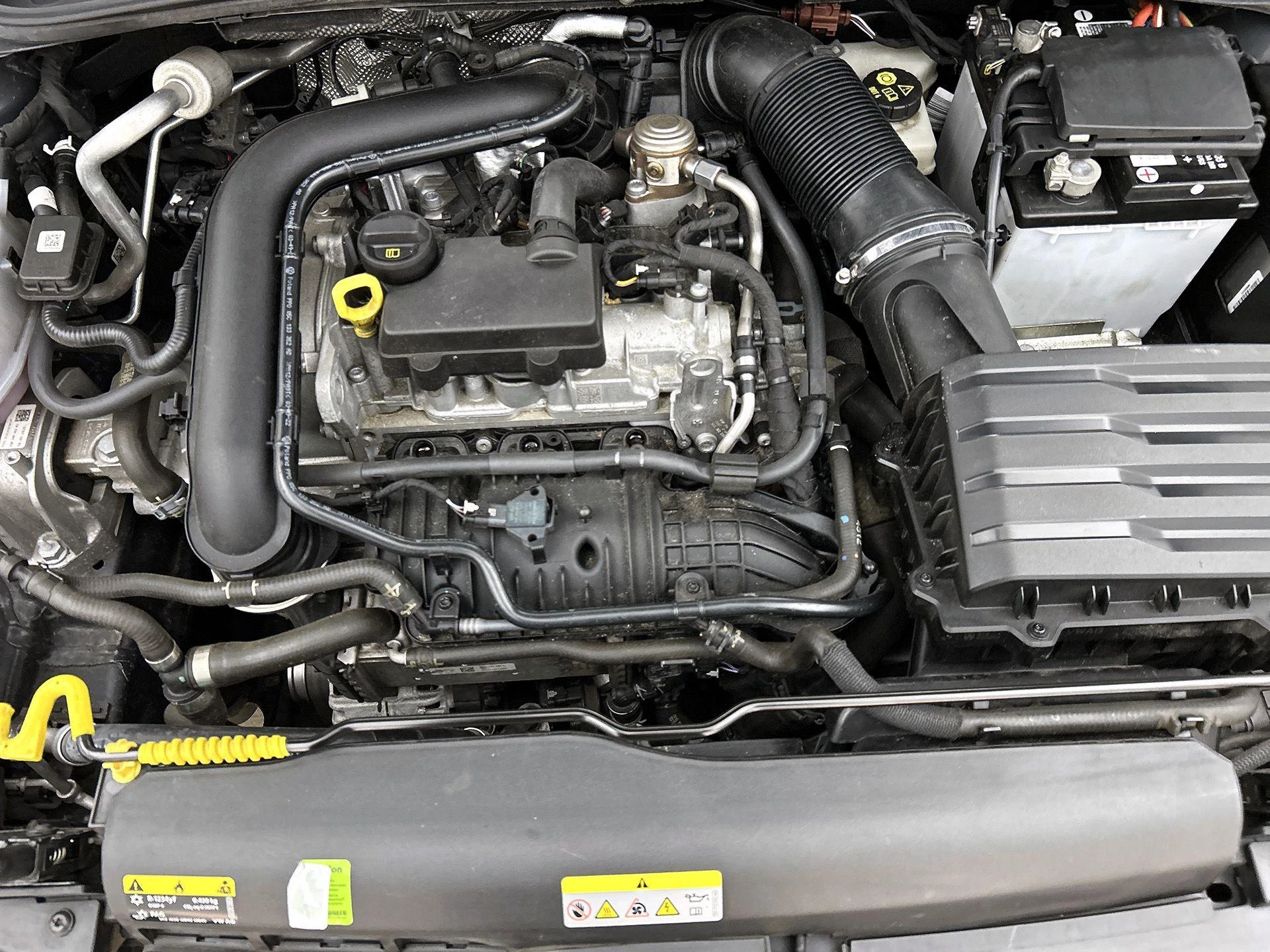 Volkswagen-Polo-image-23