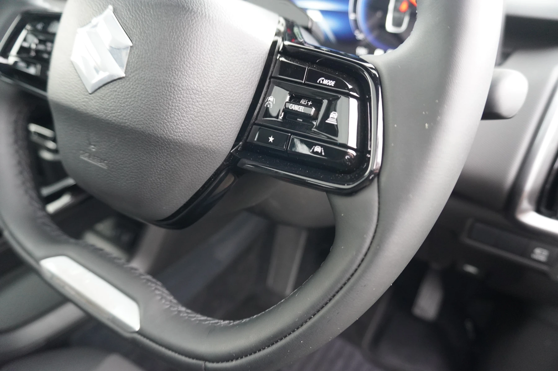 Suzuki-e Vitara-image-25