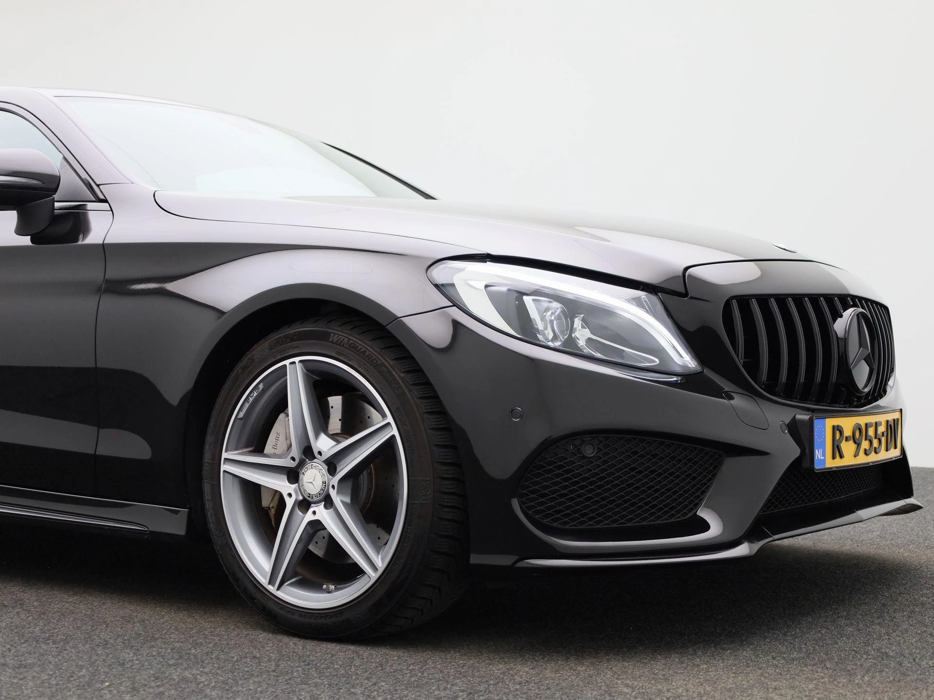 Mercedes-Benz-C-Klasse-image-44