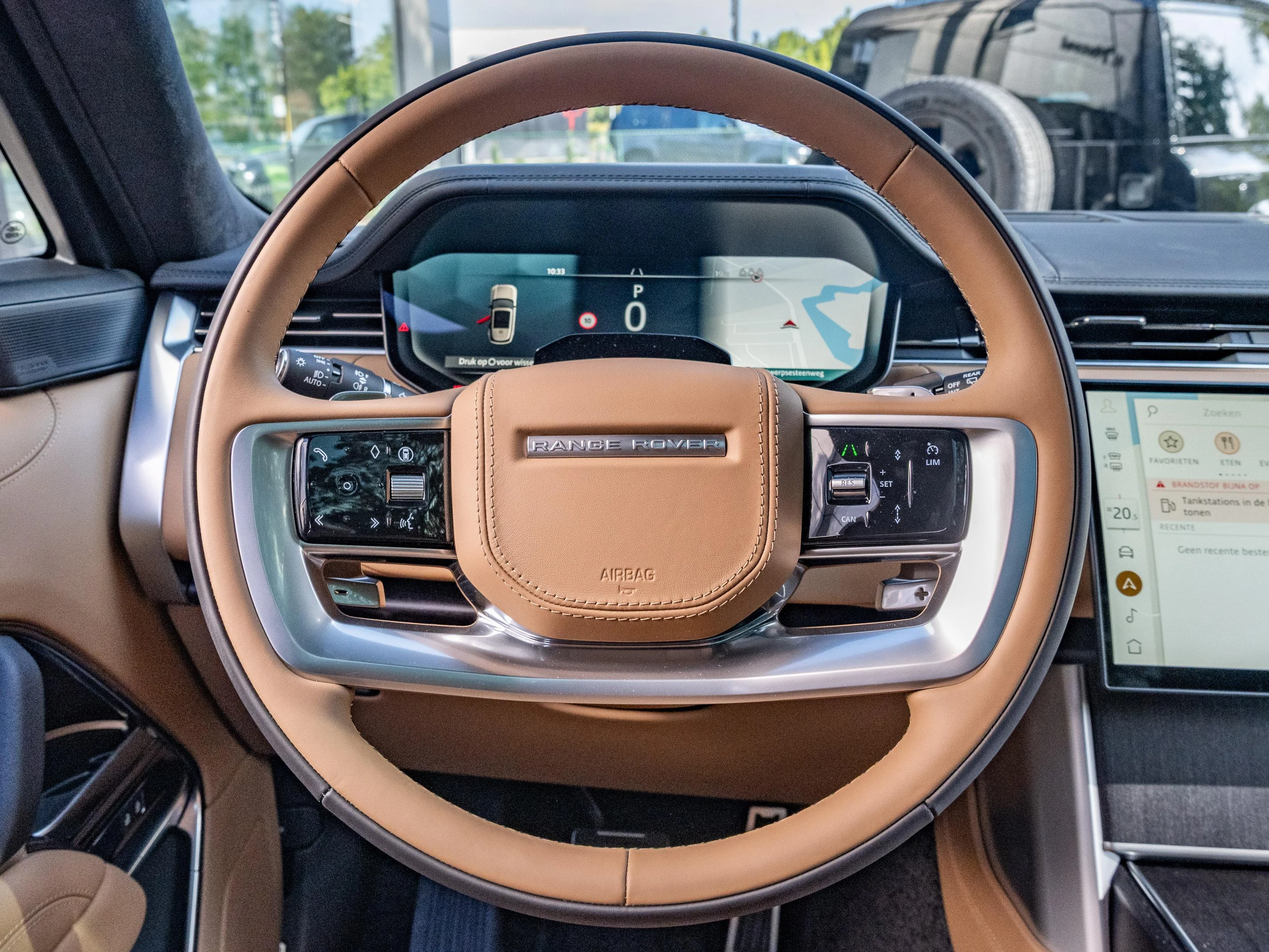 Land Rover-Range Rover-image-23