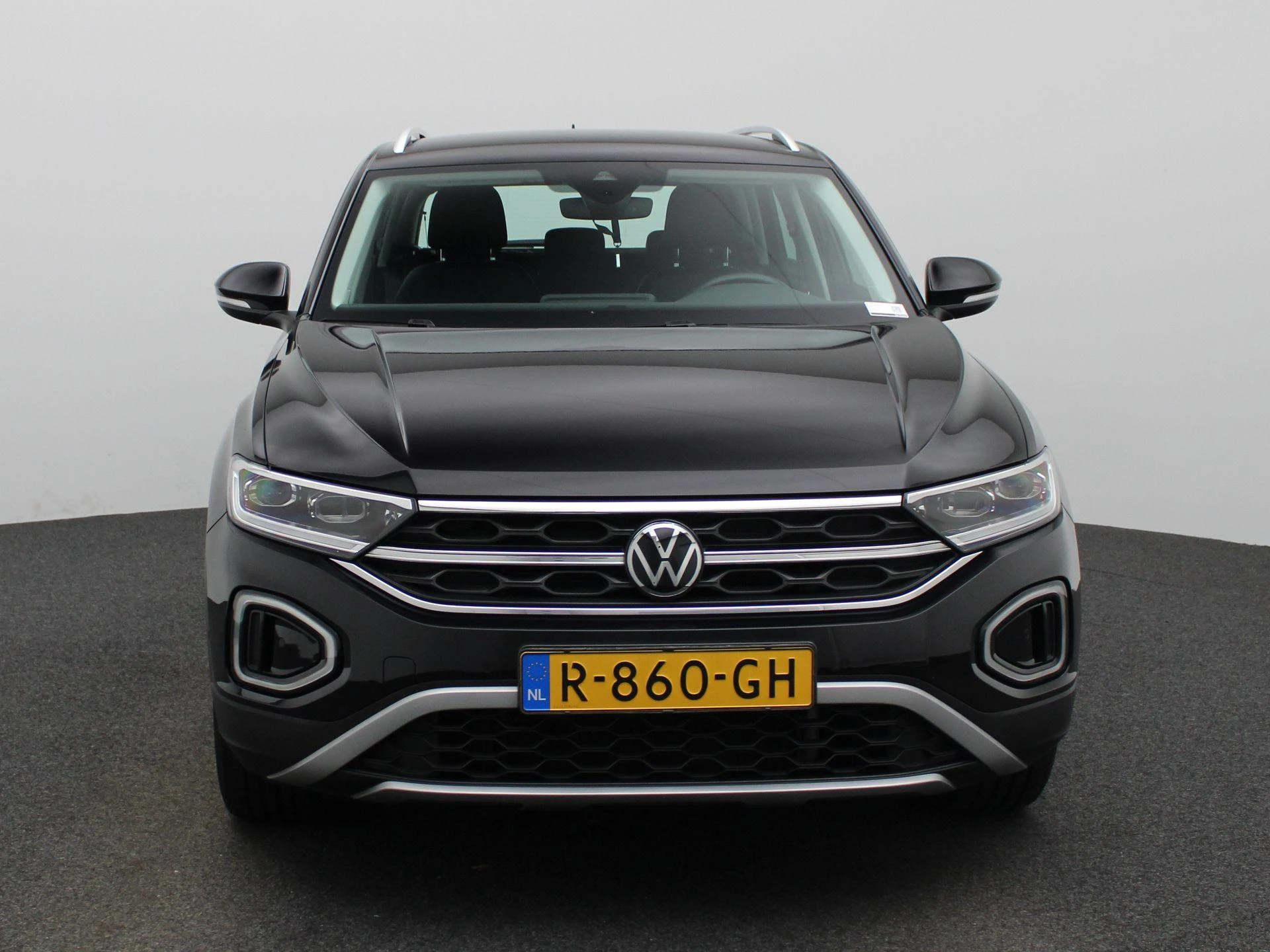 Volkswagen-T-Roc-image-2