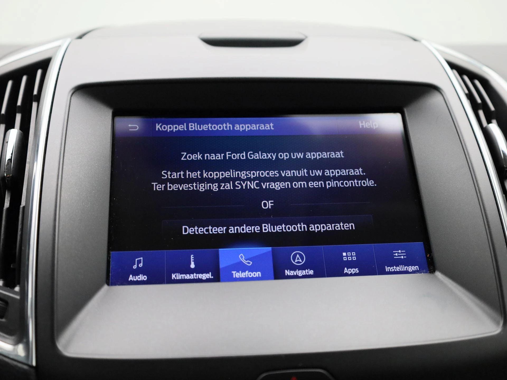 Ford-Galaxy-image-24