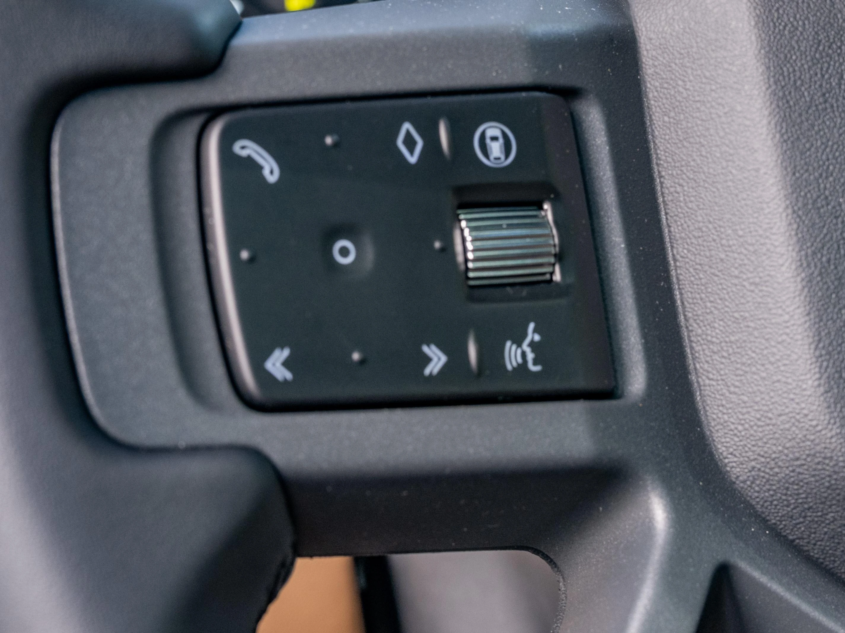 Land Rover-Defender-image-23