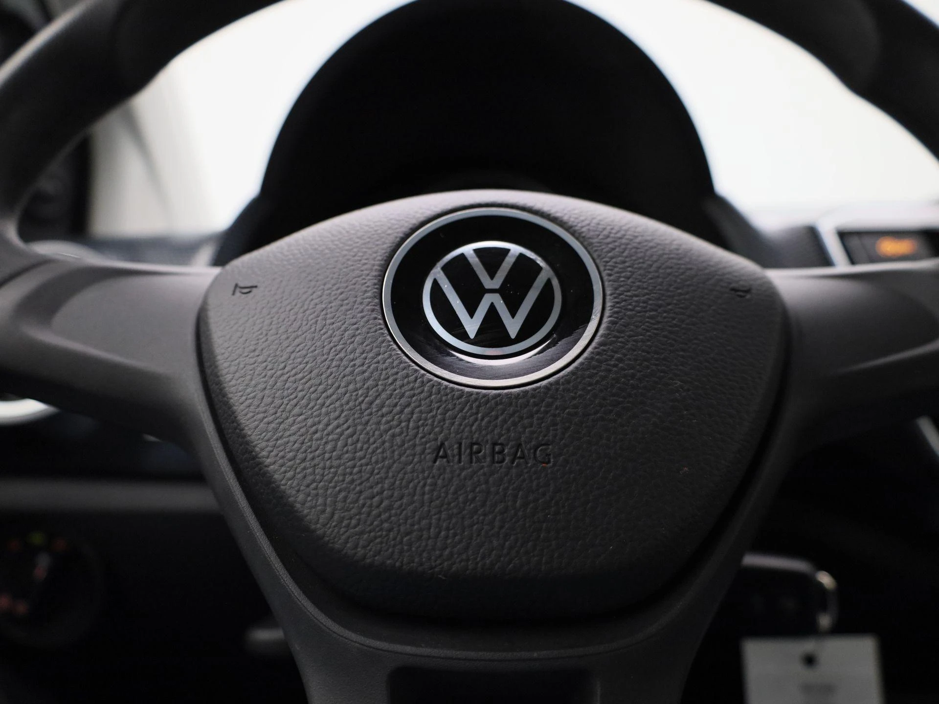 Volkswagen-up!-image-18