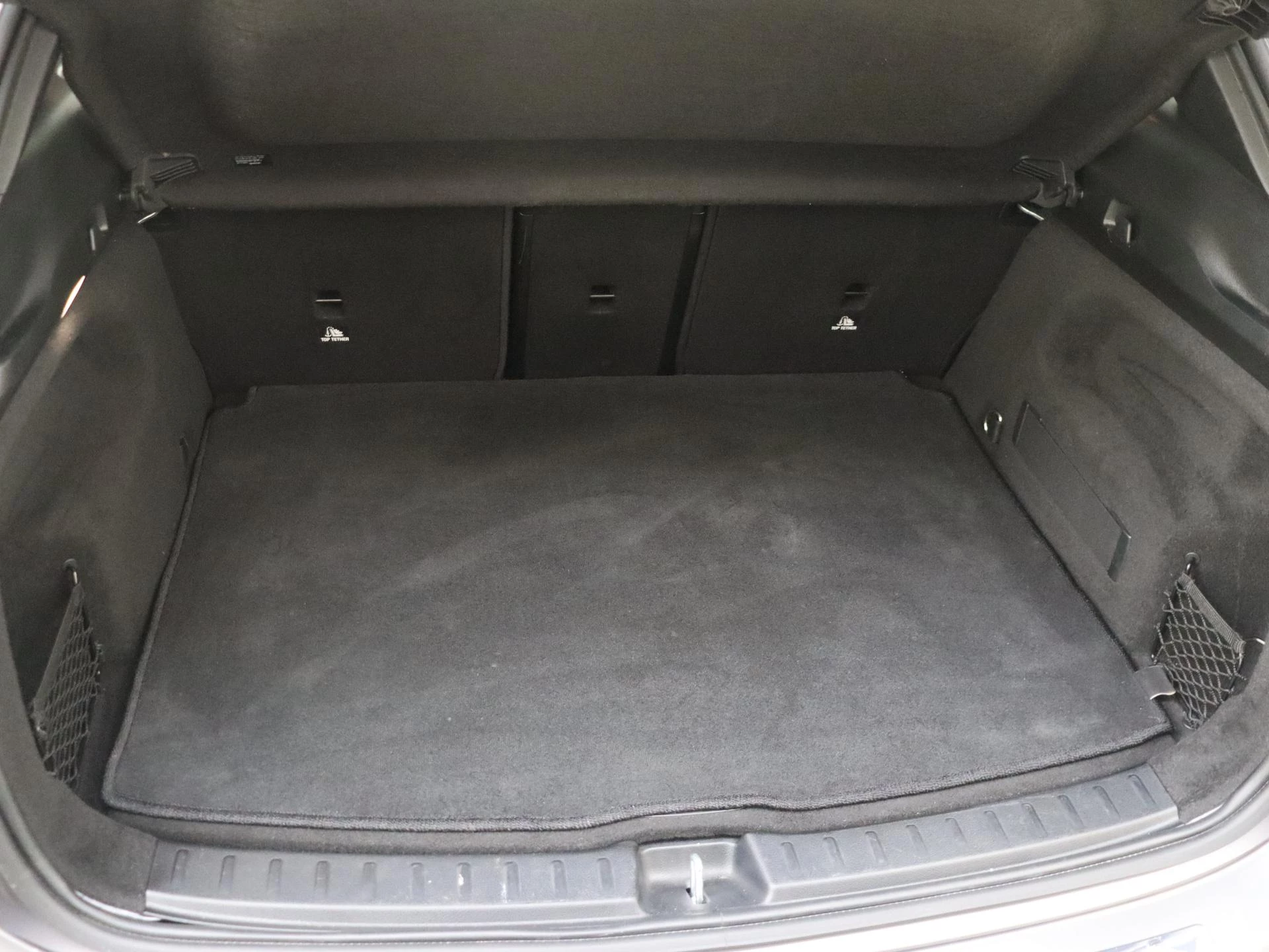 Mercedes-Benz-EQA-image-31