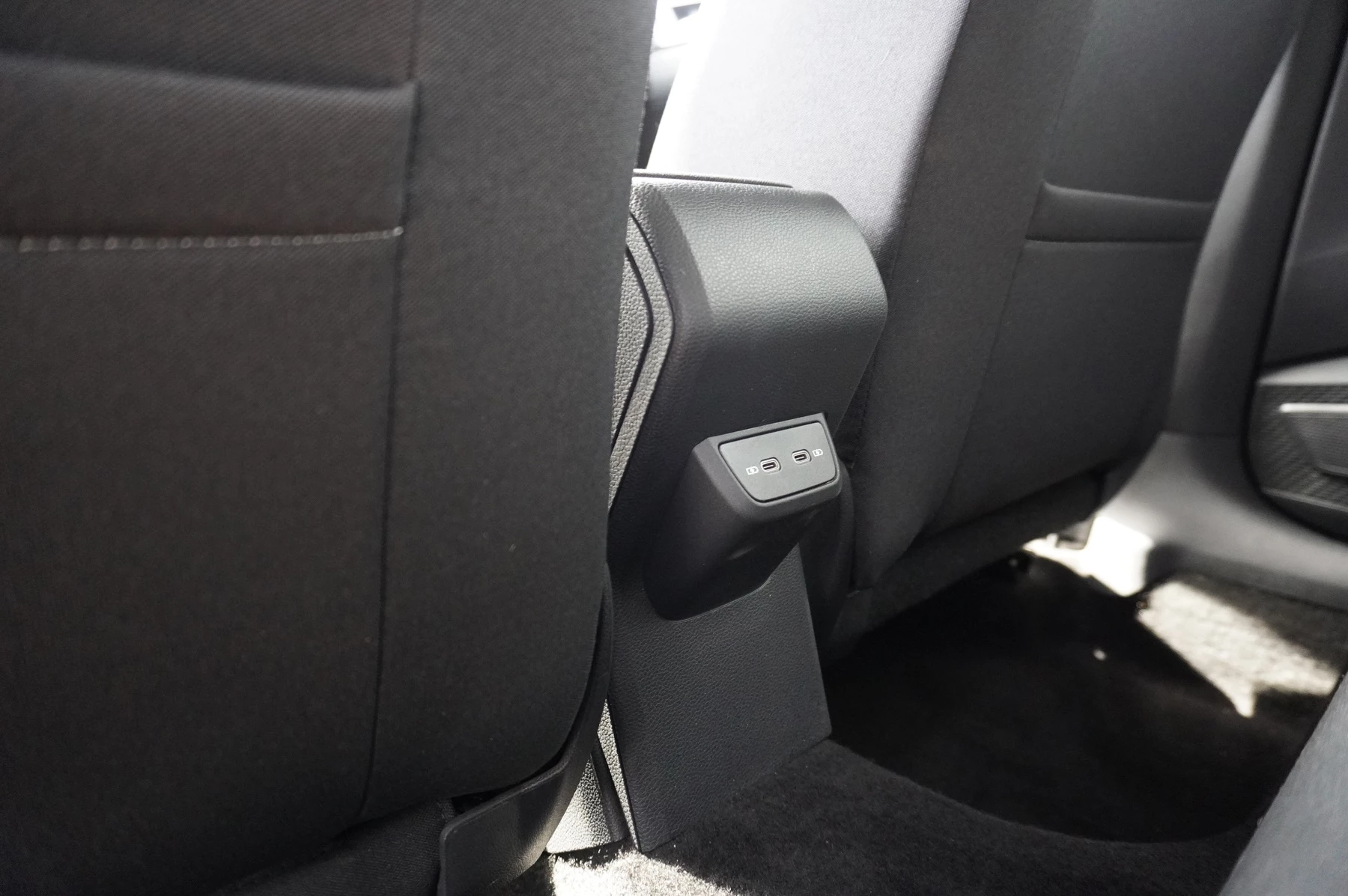 Volkswagen-Polo-image-10