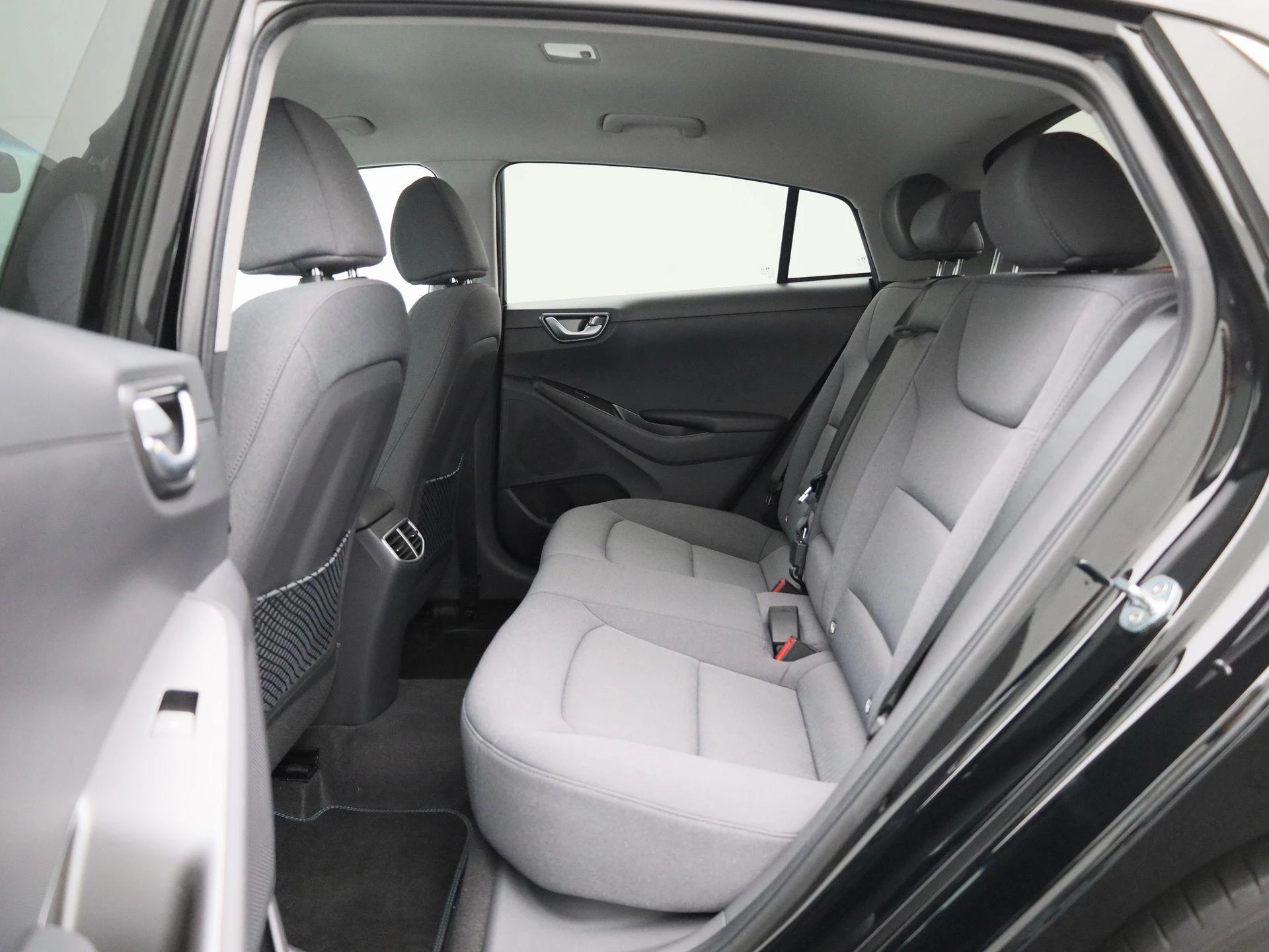 Hyundai-IONIQ-image-11