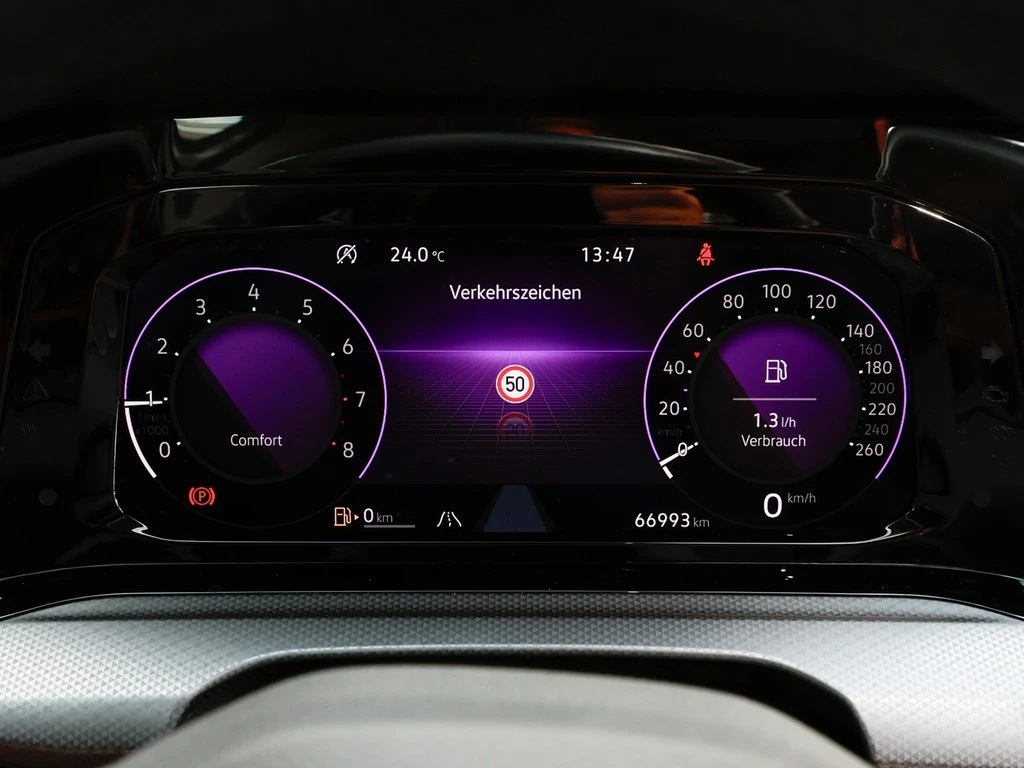 Volkswagen-Golf-image-13