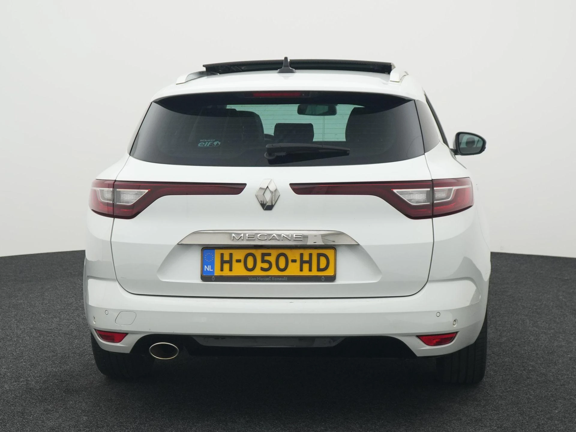 Renault-Mégane Estate-image-4