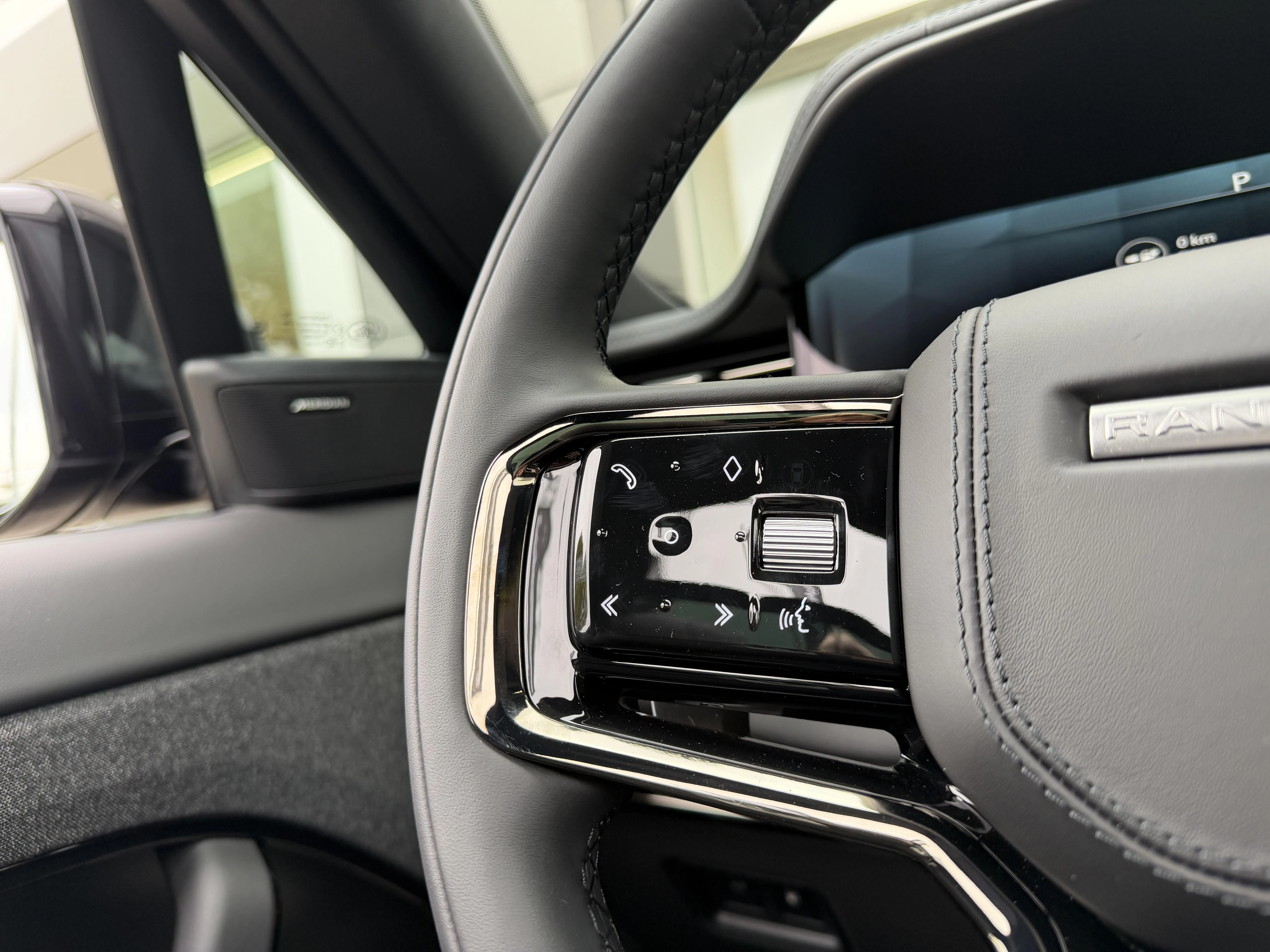 Land Rover-Range Rover Sport-image-16