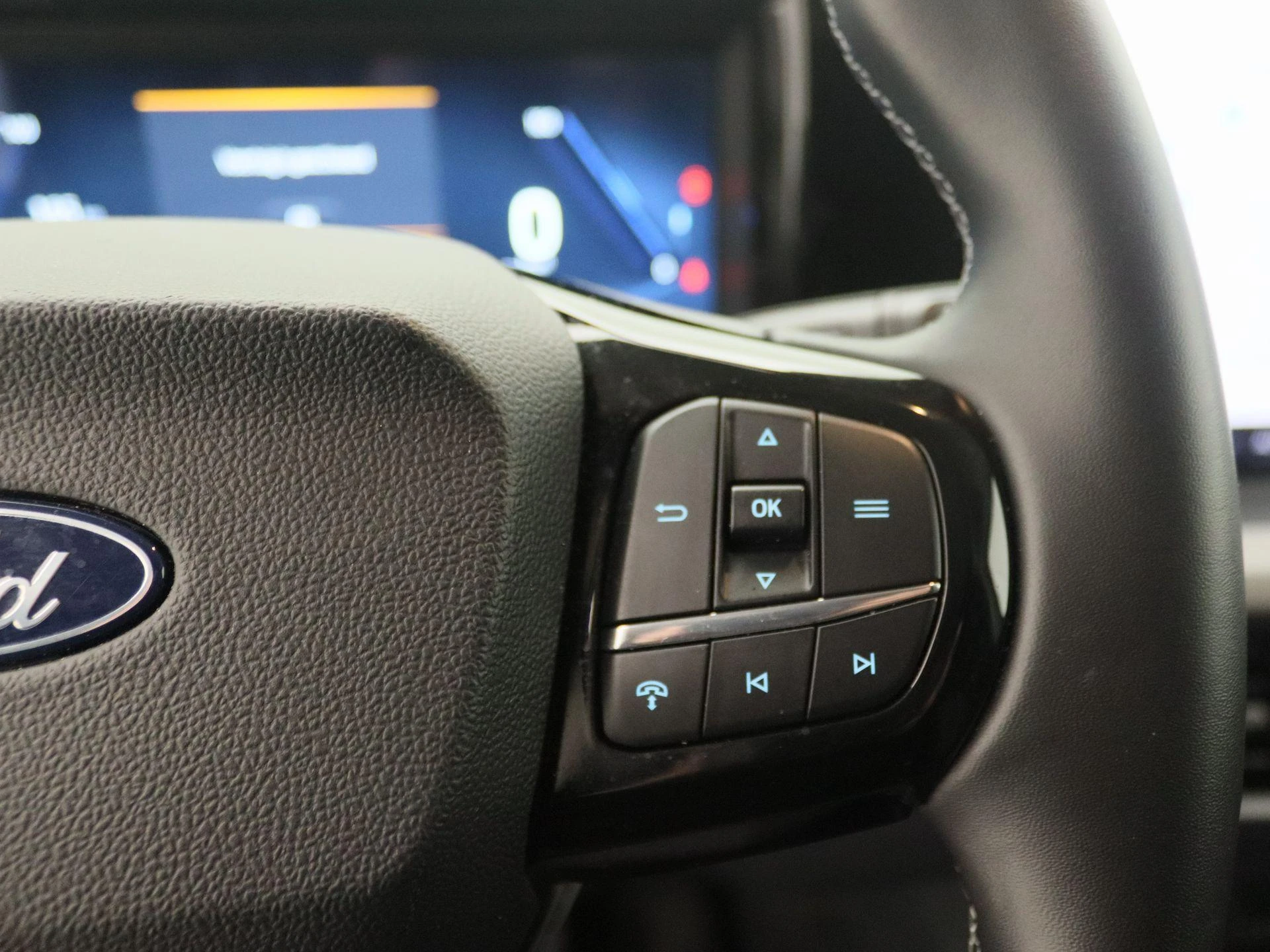 Ford-E-Transit-image-14