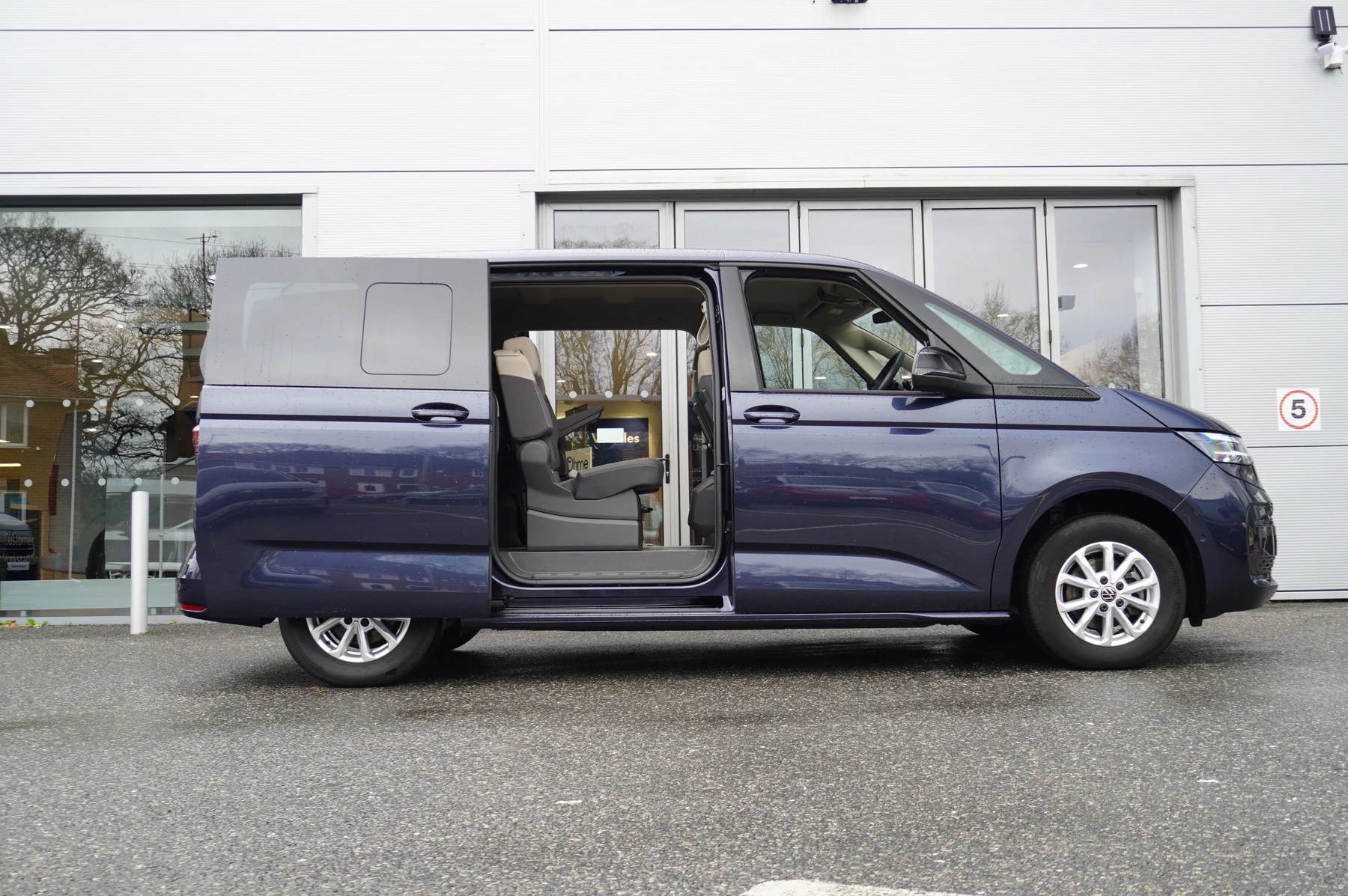 Volkswagen Multivan 2.0 TDI Life 5dr DSG