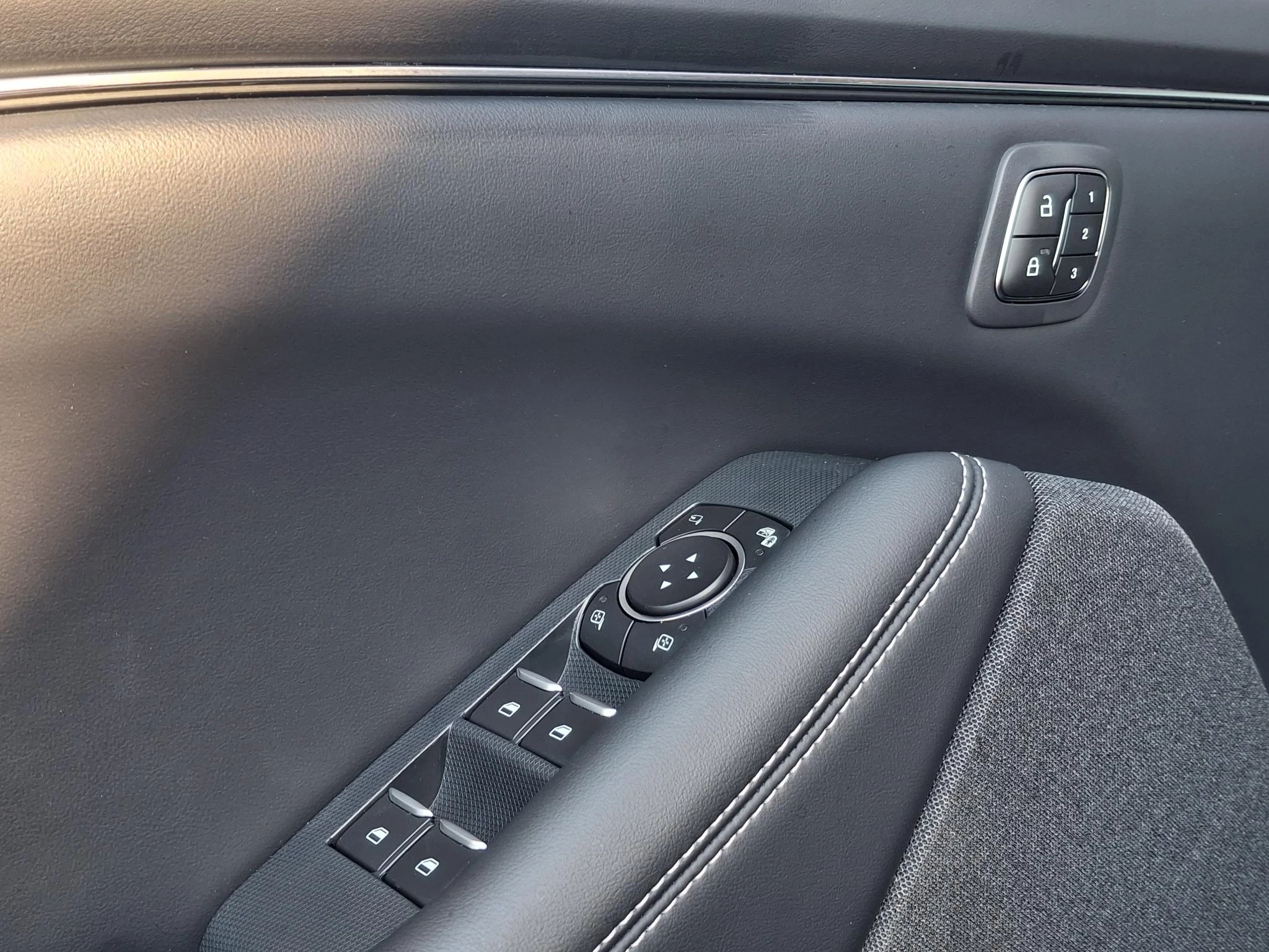 Ford-Mustang Mach-E-image-22