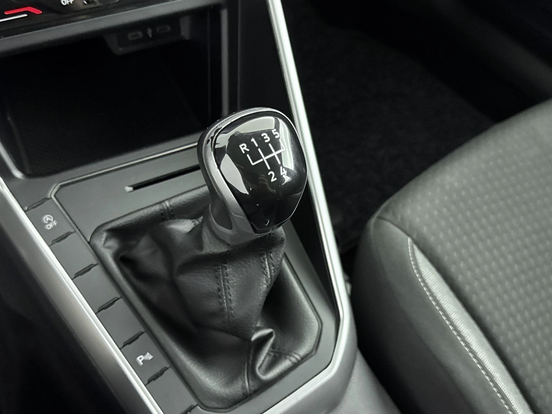 Volkswagen-Polo-image-22