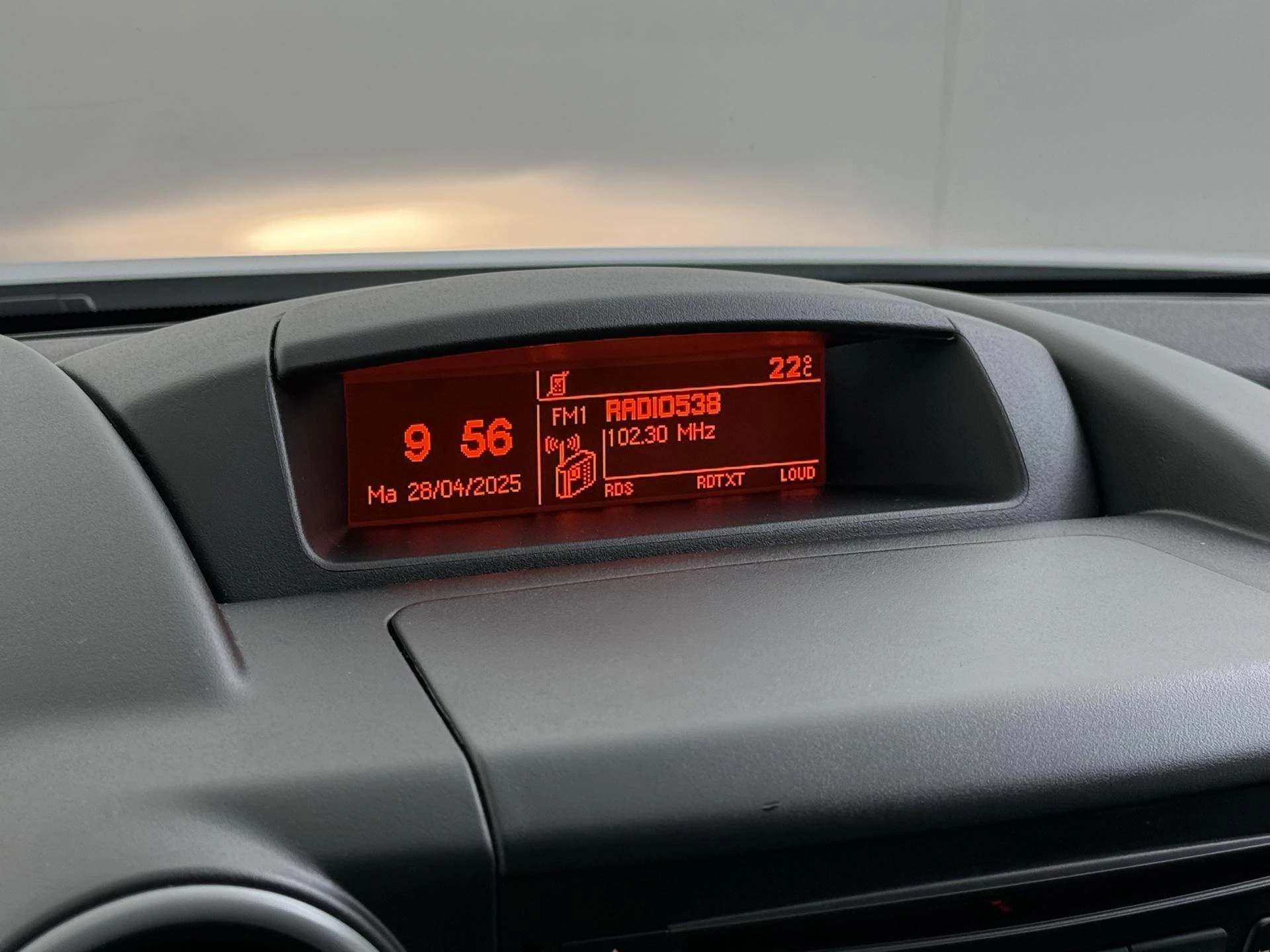 Peugeot-e-Partner-image-17