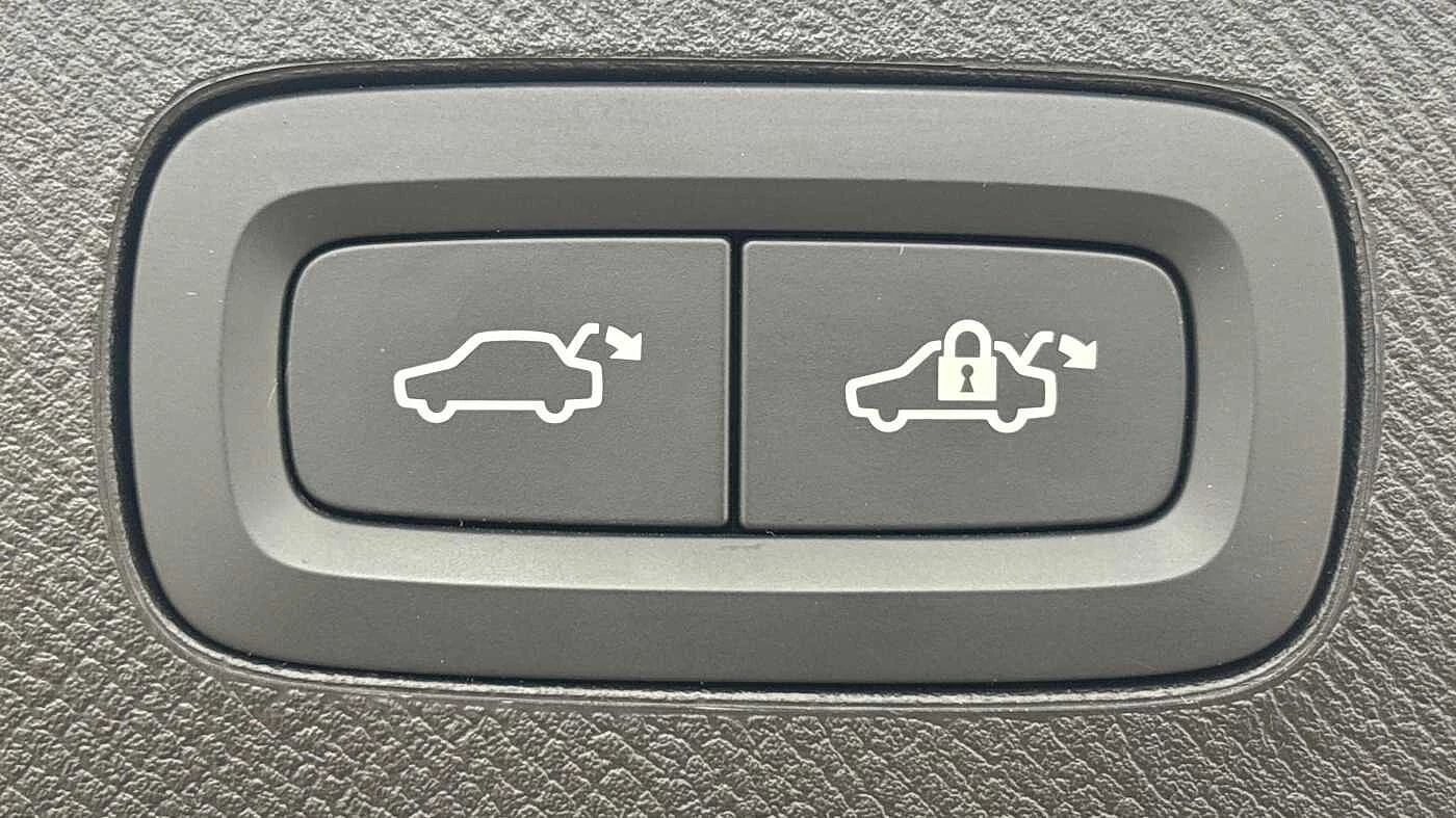 Volvo-XC90-image-36