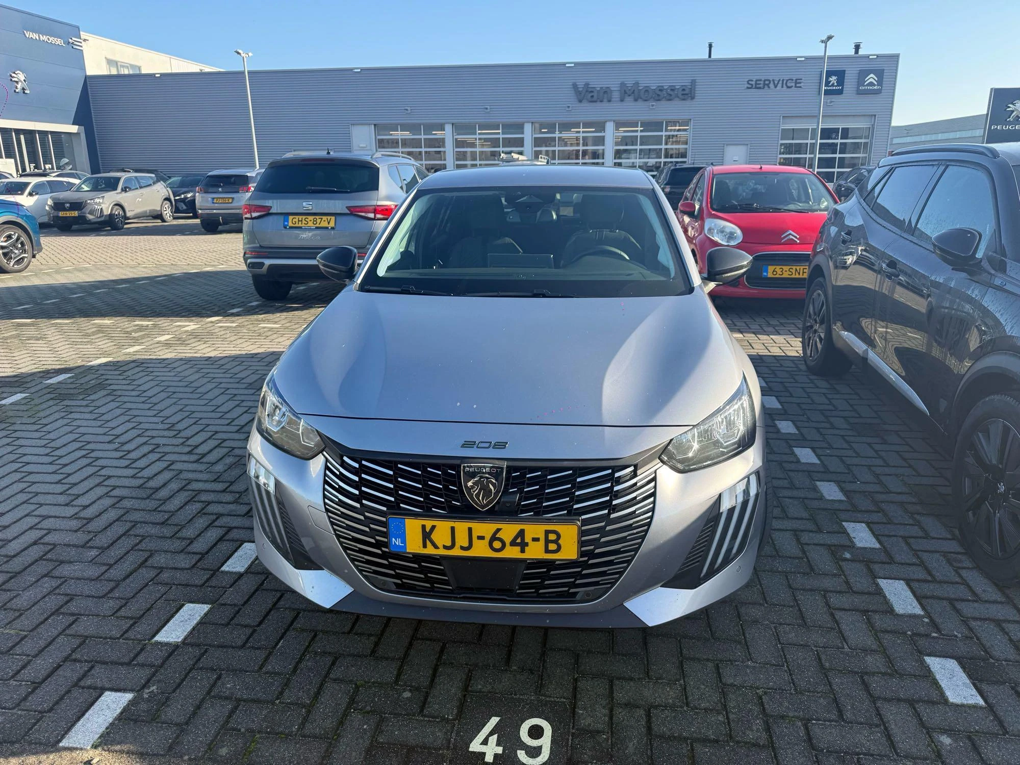 Peugeot-e-208-image-1