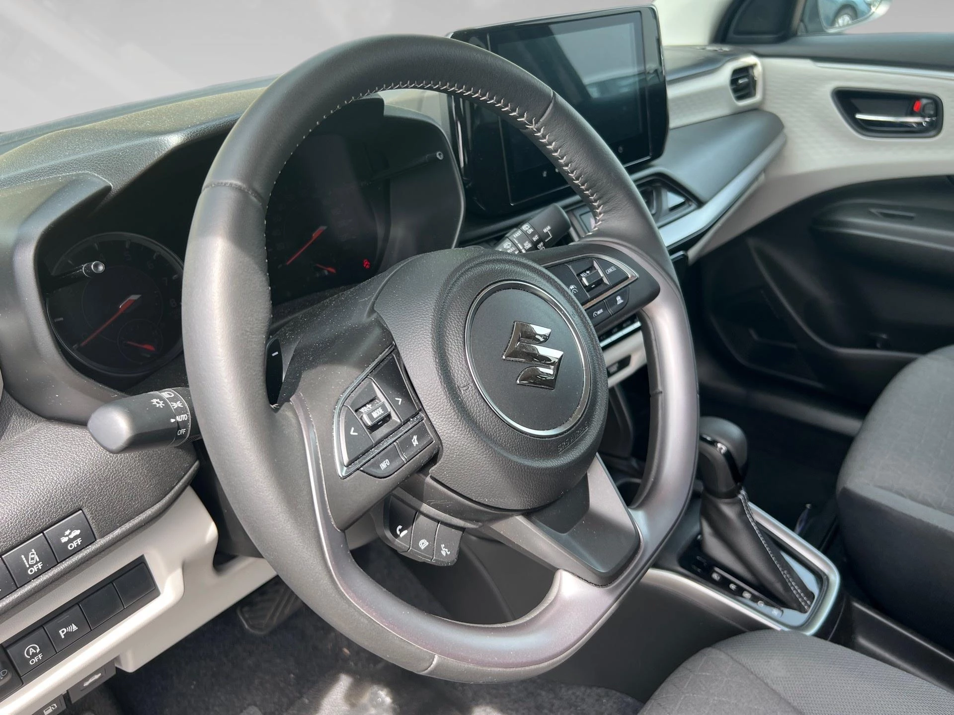 Suzuki Swift 1.2 Grand Luxe + CVT