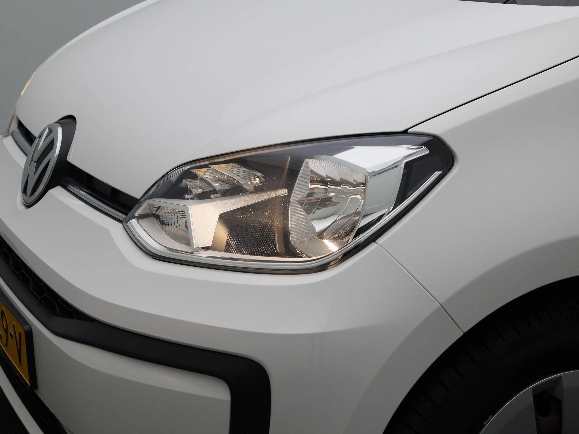 Volkswagen-up!-image-11