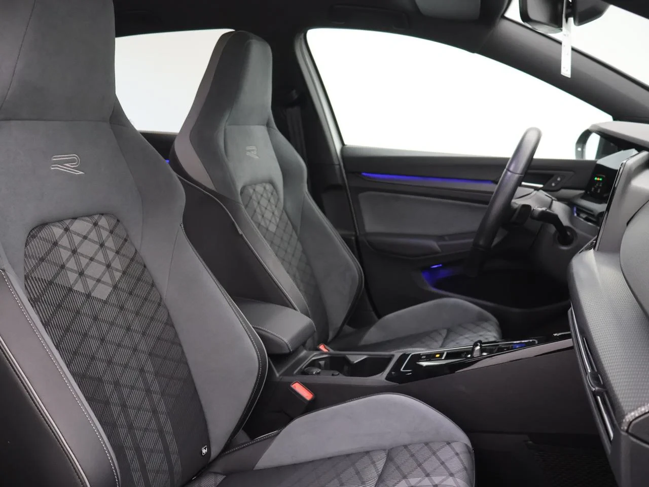 Volkswagen-Golf-image-5