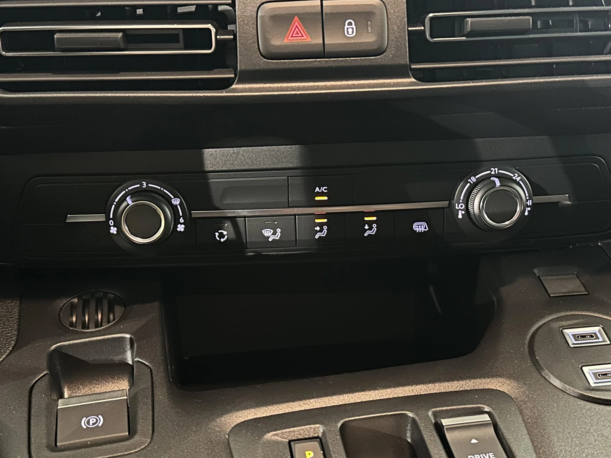 Citroën-ë-Berlingo-image-21