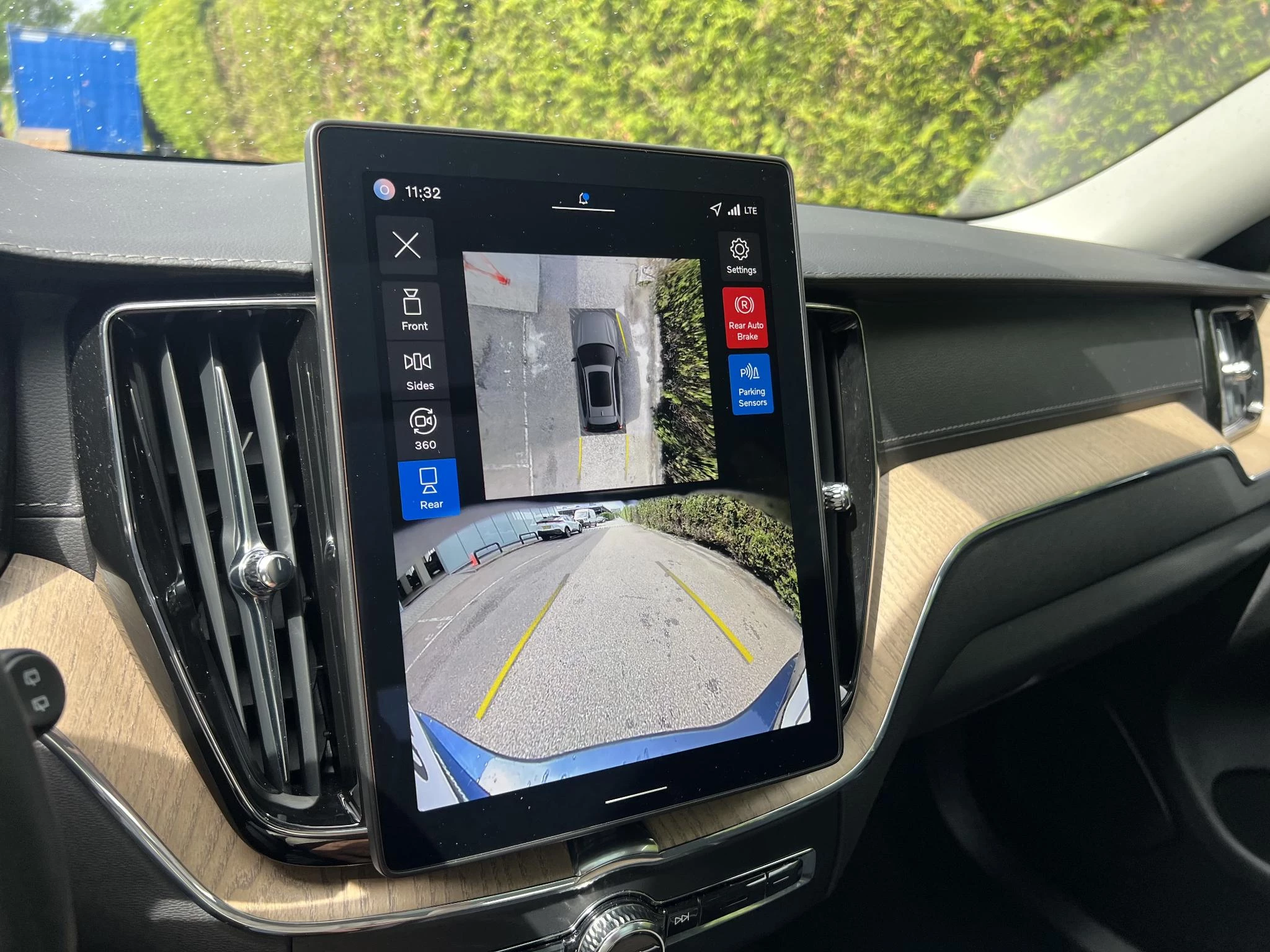Volvo XC60 T6 Plug-in hybrid AWD Ultra Dark Trekhaak Aut.