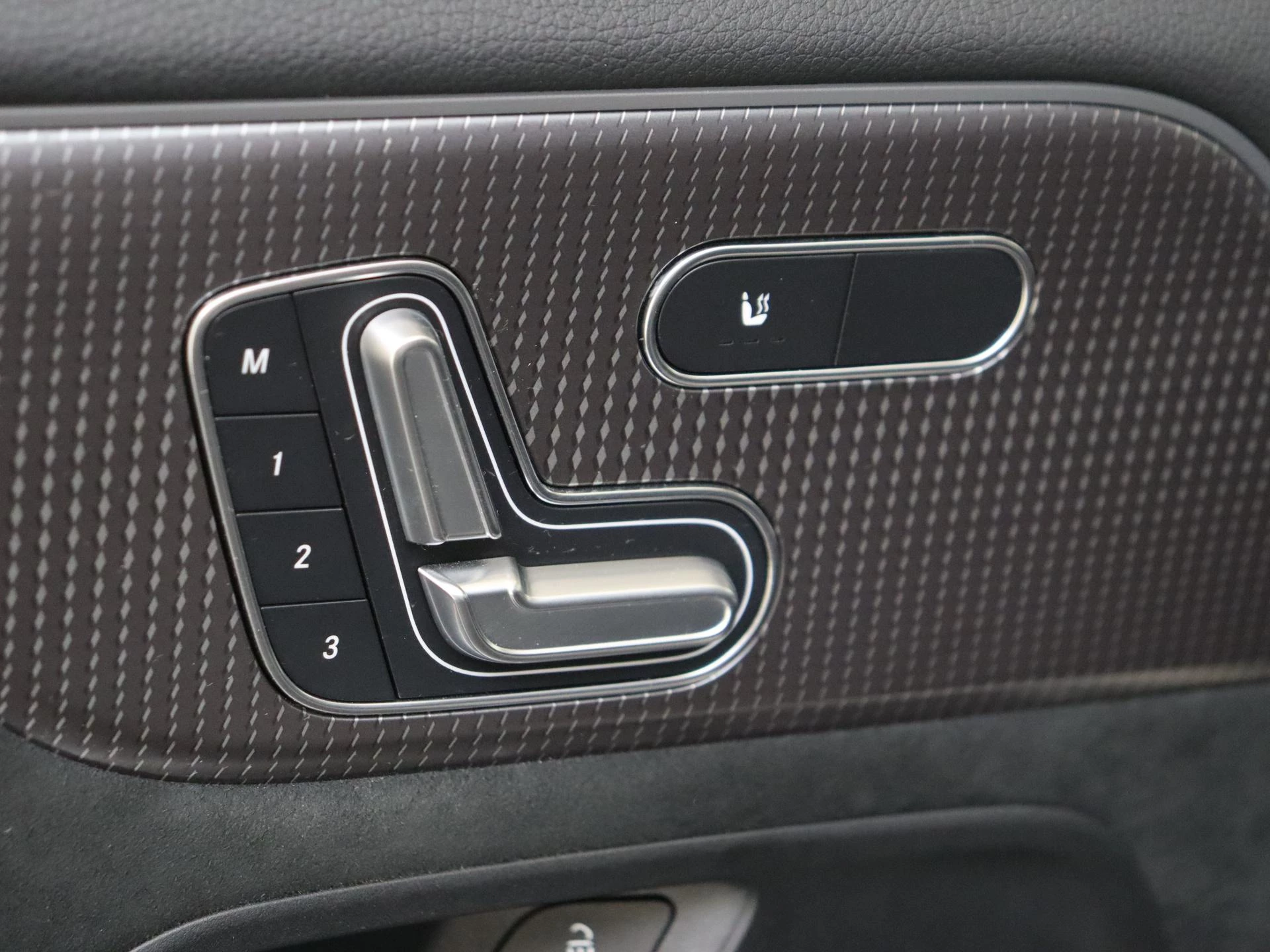 Mercedes-Benz-EQA-image-26