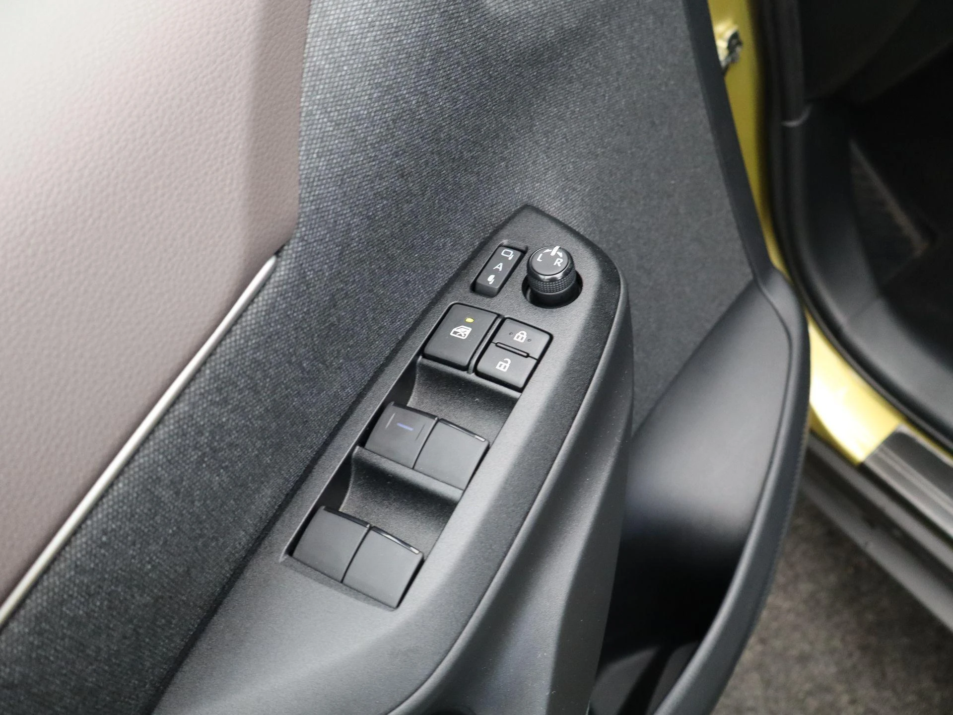 Toyota-Yaris Cross-image-27