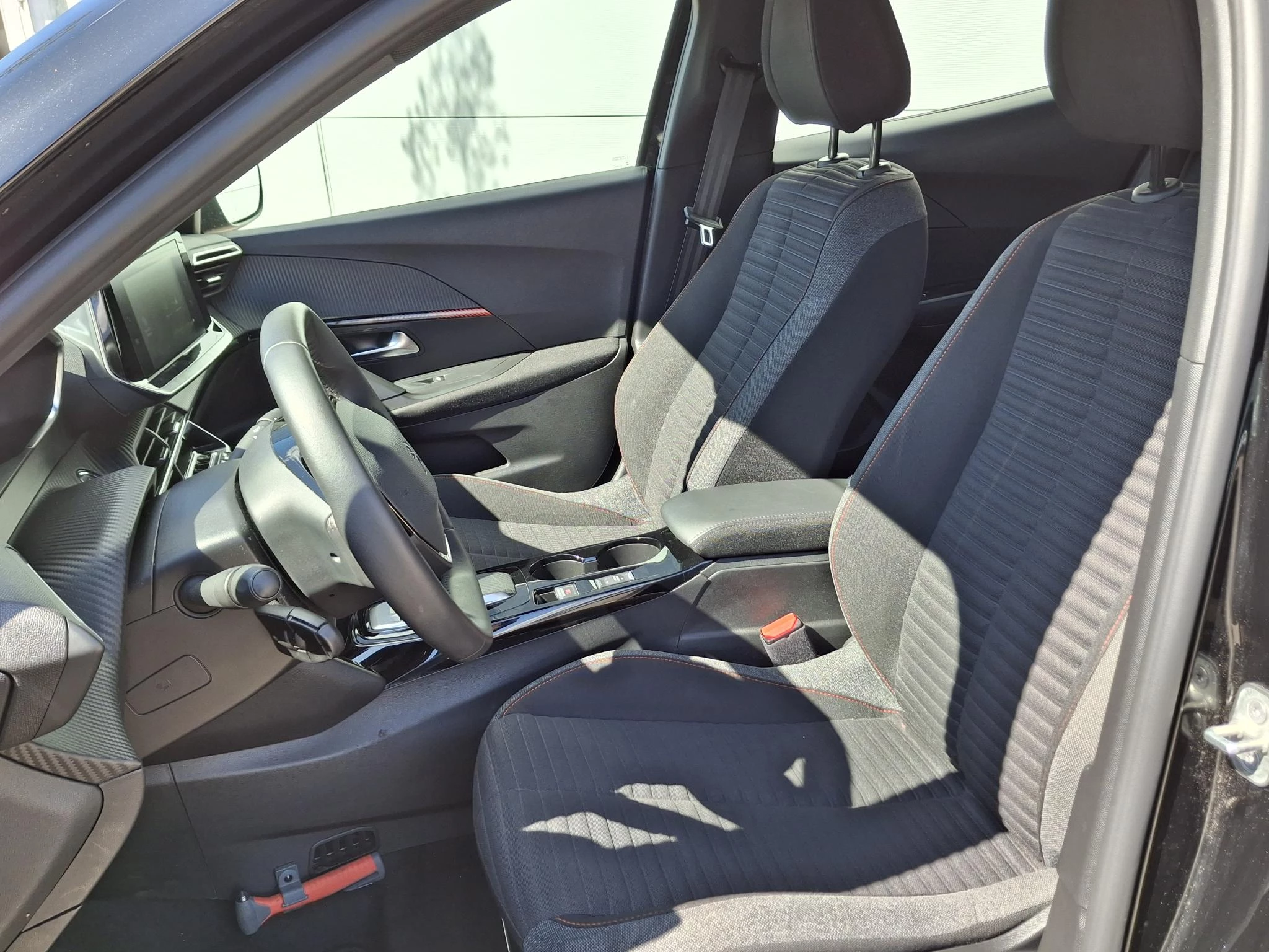 Peugeot e-2008 EV Active 50 kWh