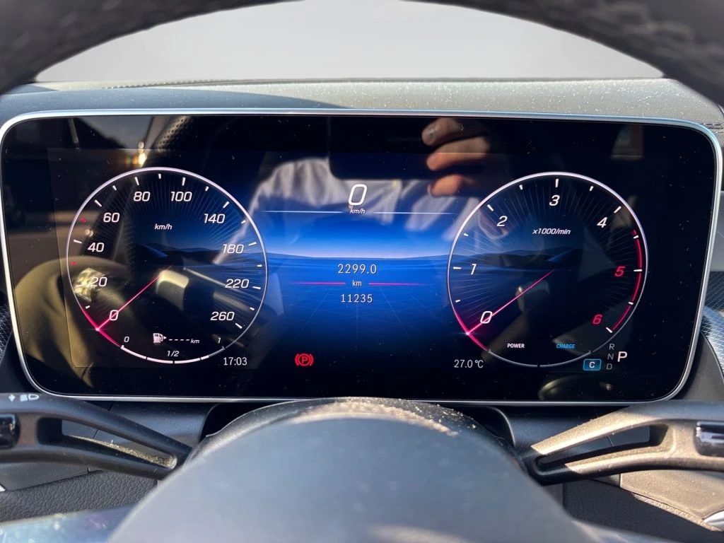 Mercedes-Benz-GLC 220 d-image-6