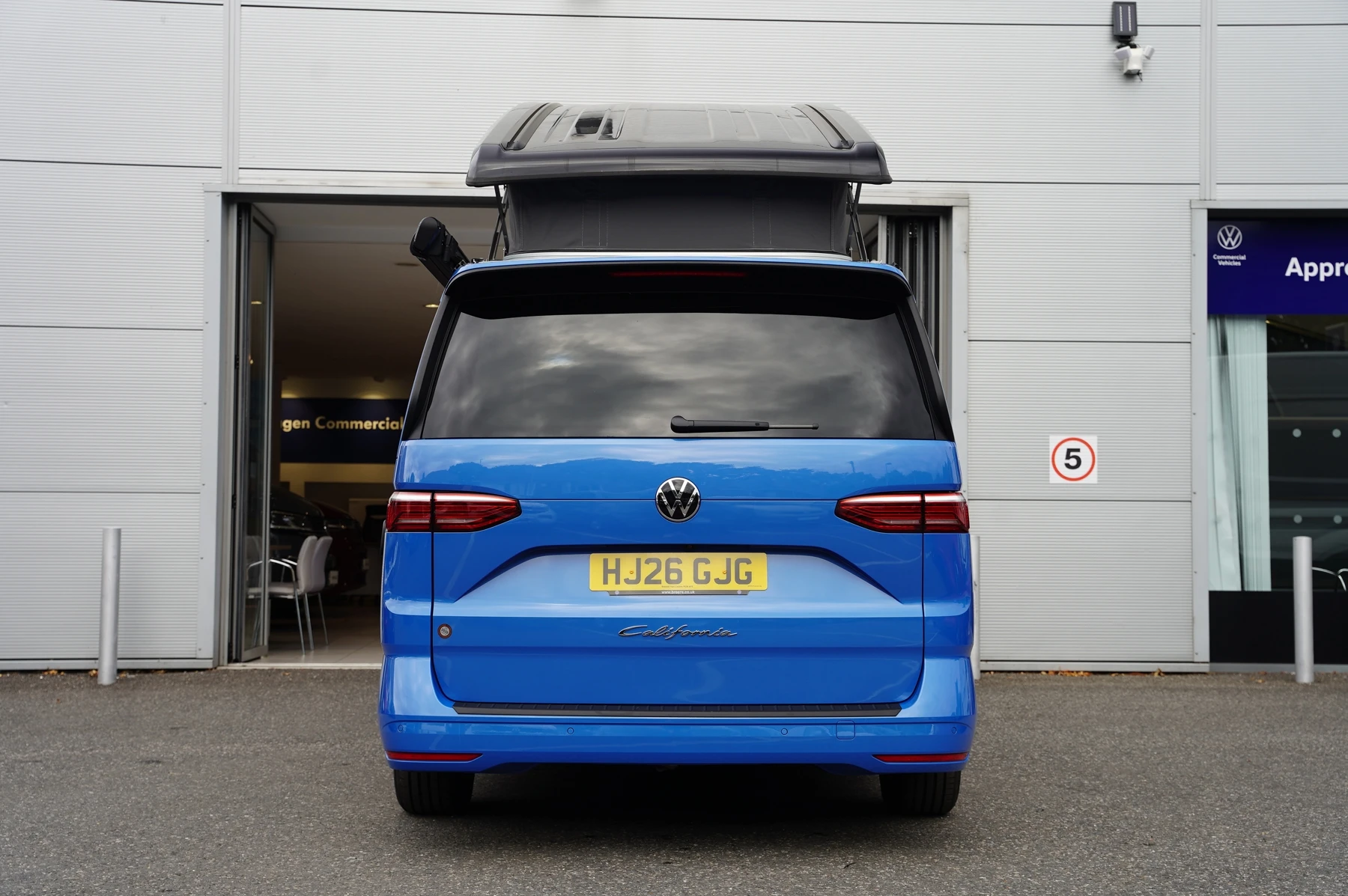 Volkswagen-California-image-12
