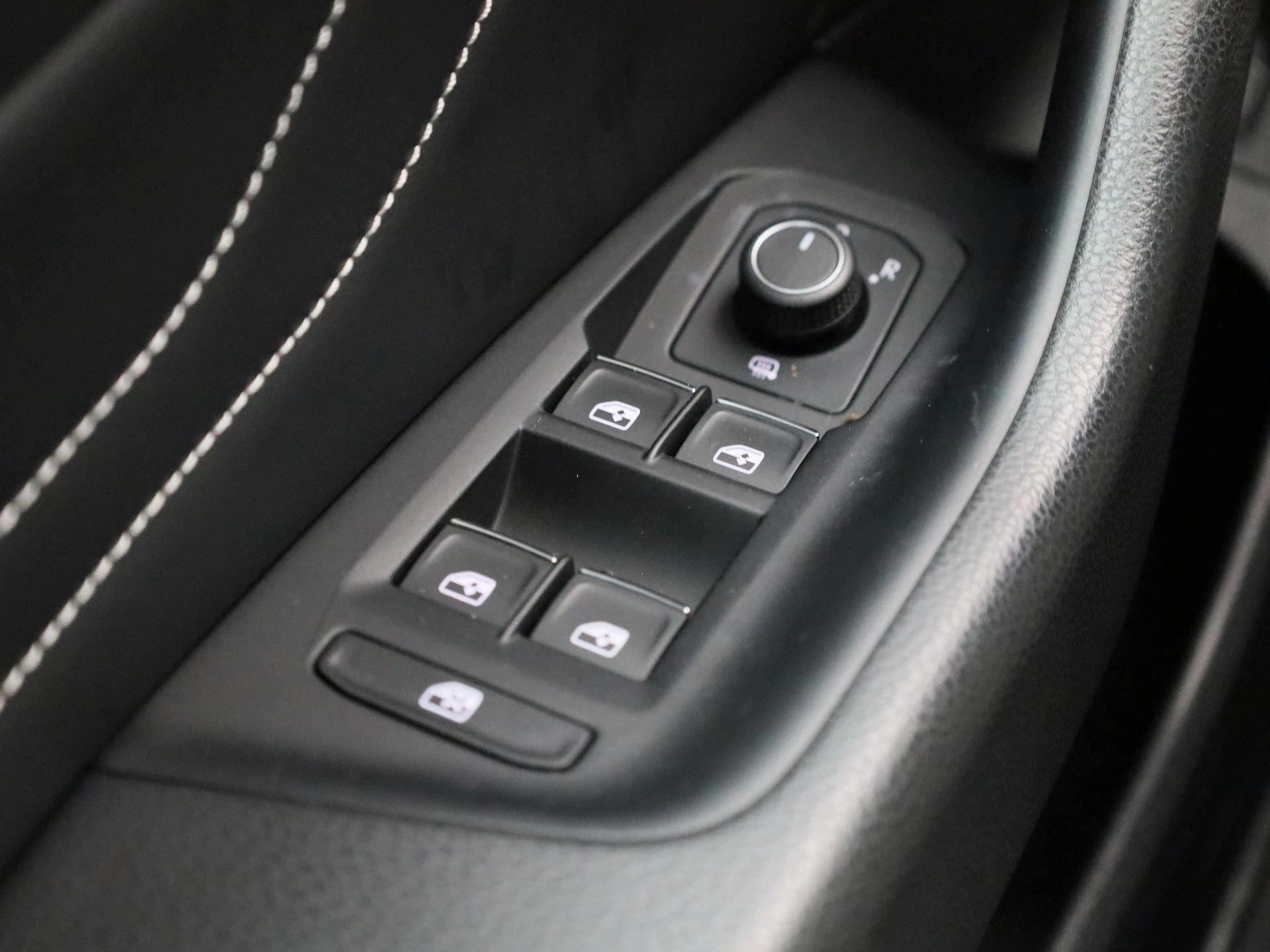 Volkswagen-Passat-image-30